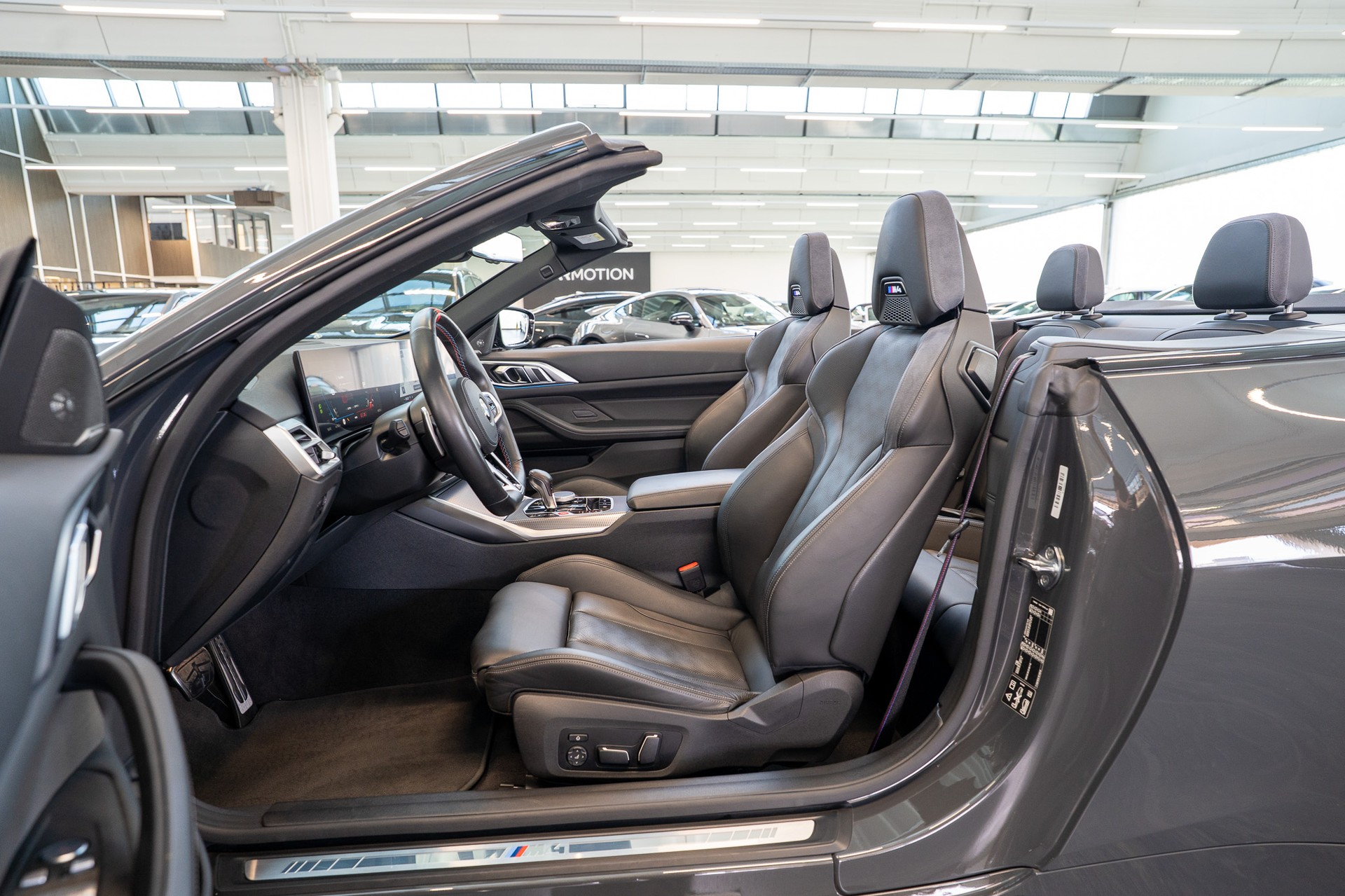 BMW M4 Competition xDrive Cabrio LCI / Head-Up Display / Harman Kardon / 360° Kamera-image-15