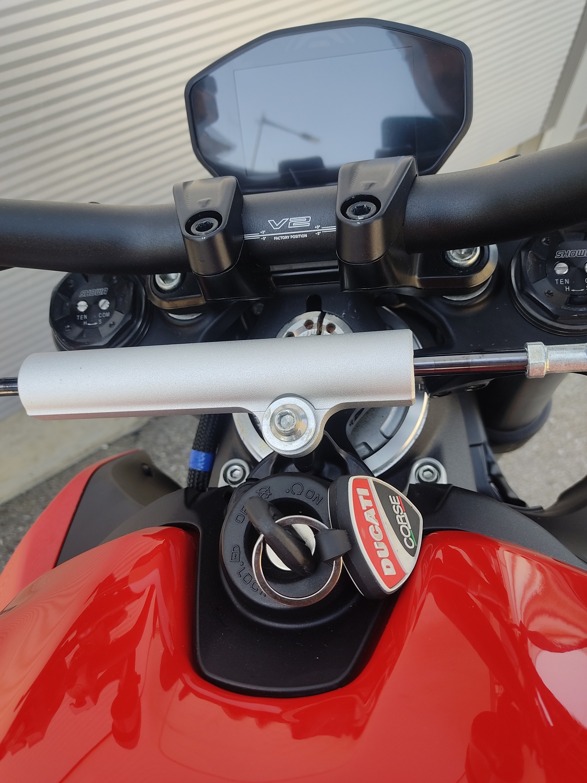 DUCATI Streetfighter V2-image-10