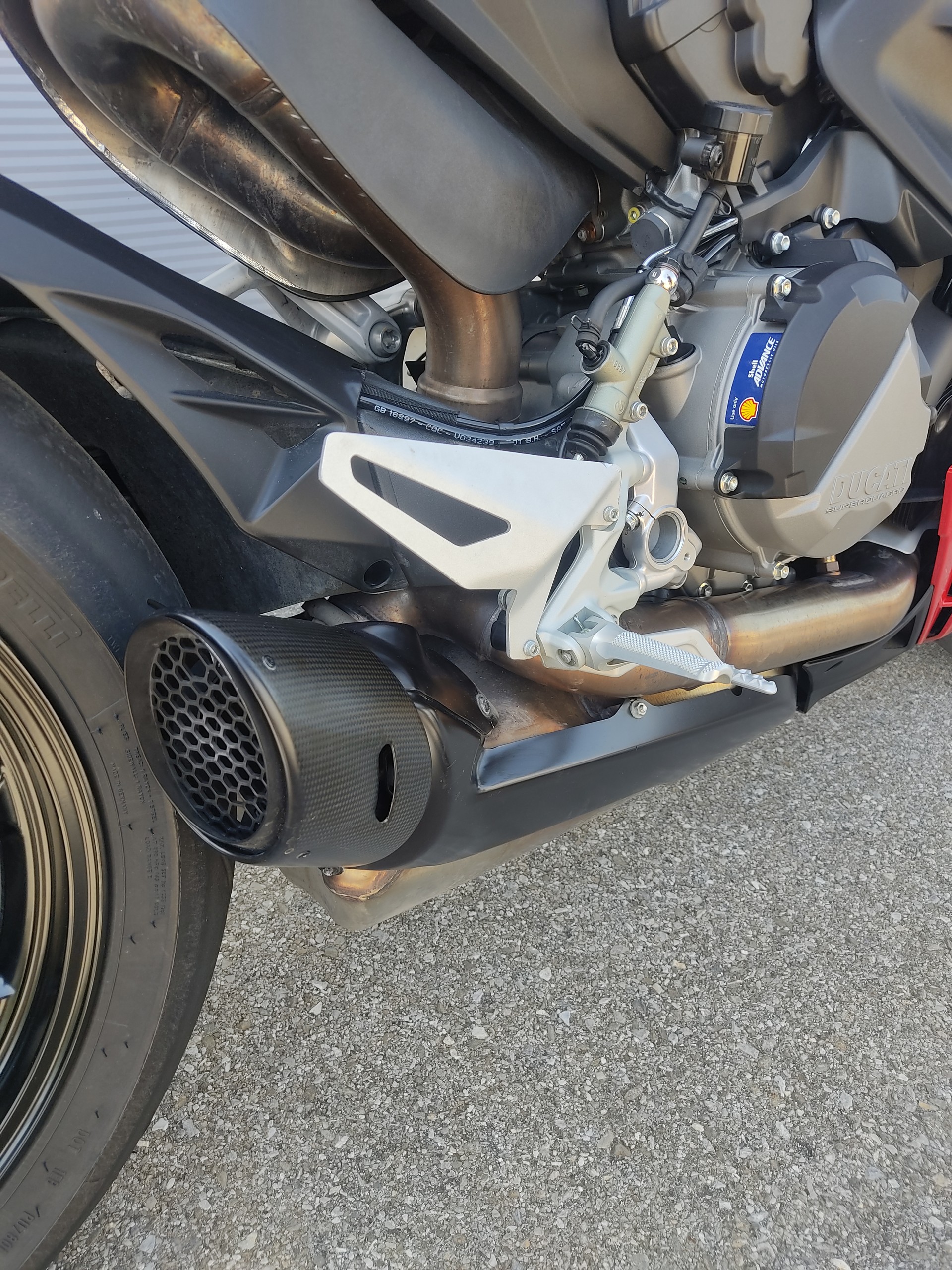 DUCATI Streetfighter V2-image-5