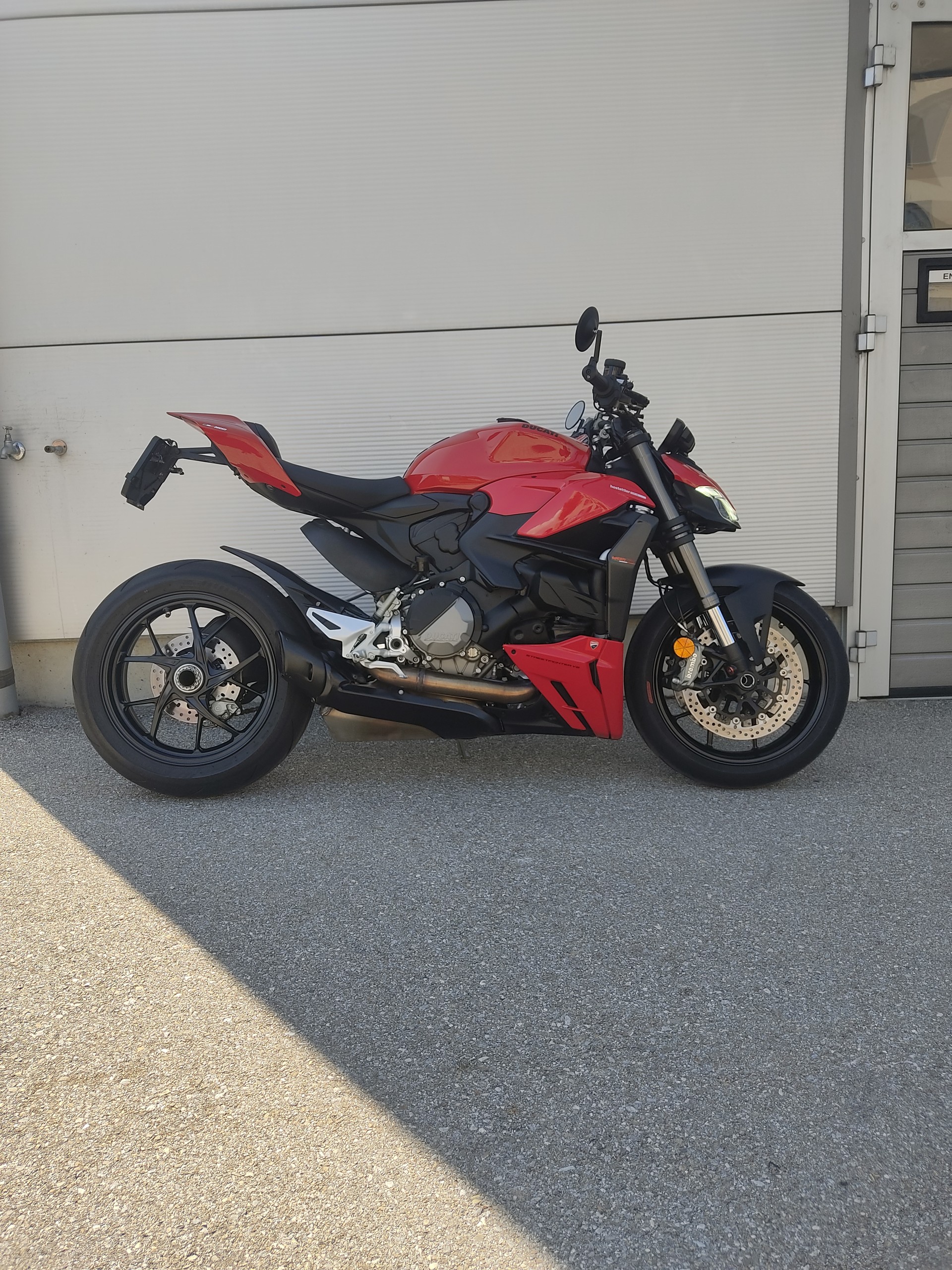 DUCATI Streetfighter V2-image-0