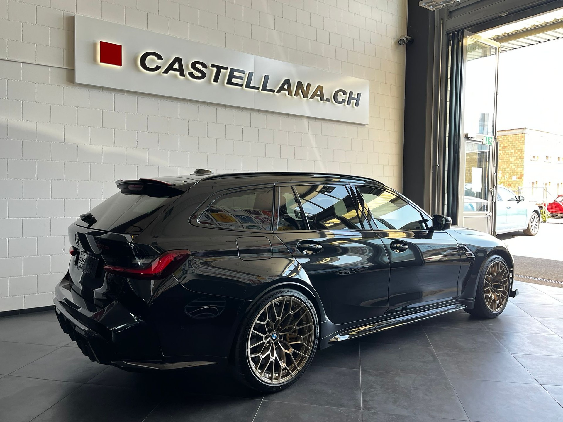 BMW M3 CS Touring xDrive-image-5
