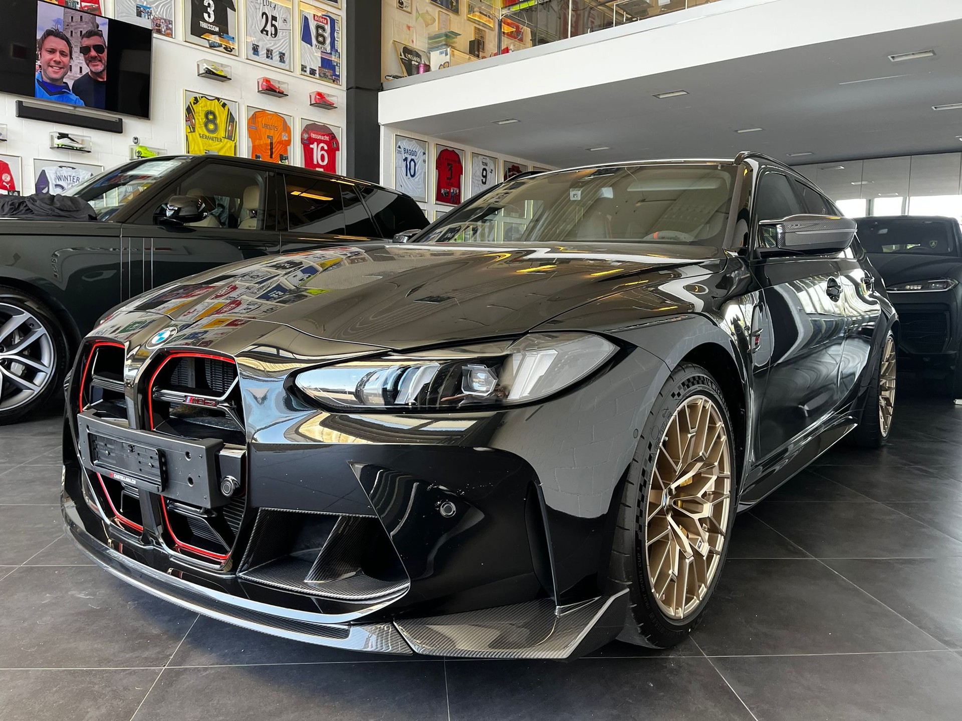 BMW M3 CS Touring xDrive-showroom-element-3