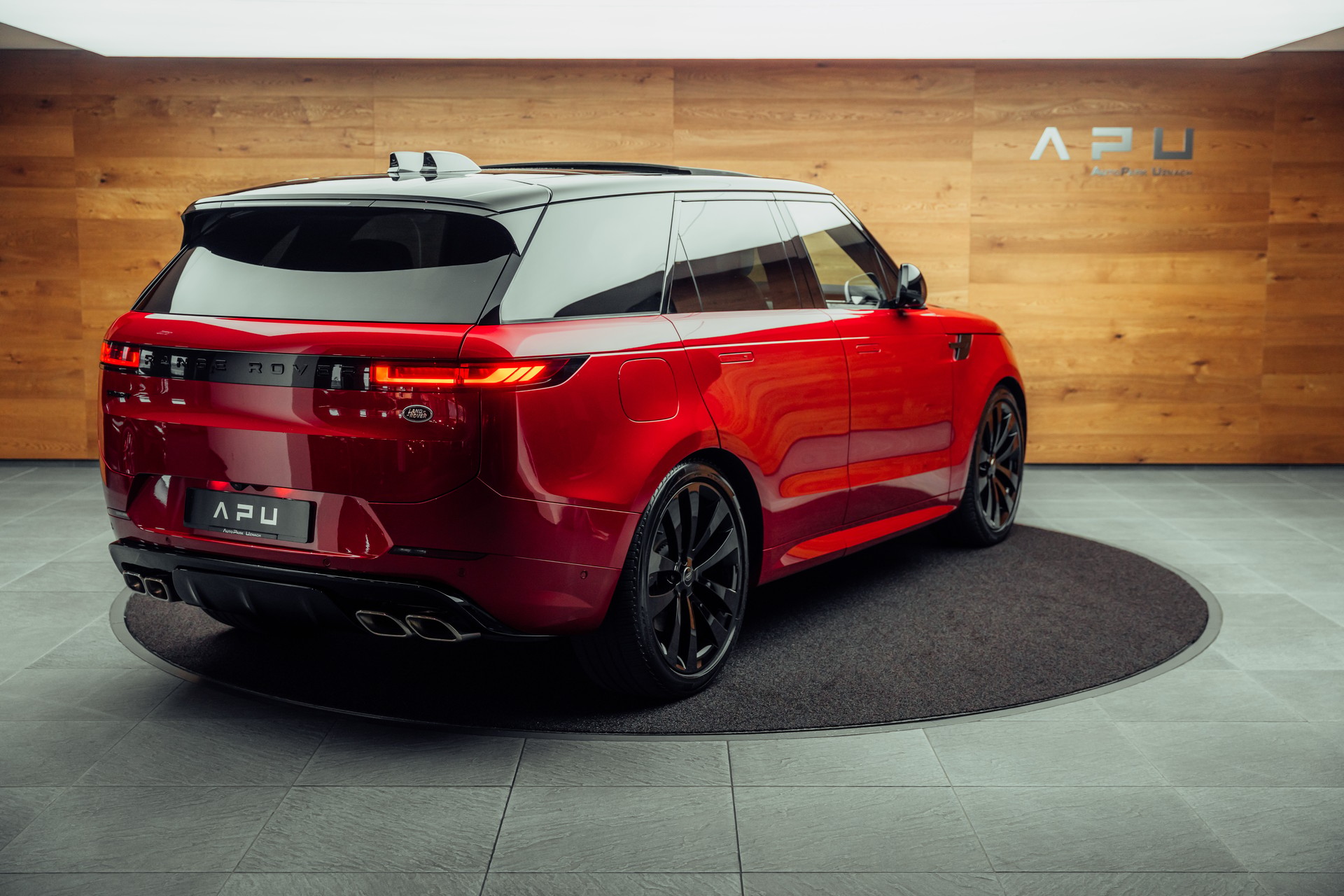 LAND ROVER Range Rover Sport P530 4.4 V8 First Edition Automatic-showroom-element-1