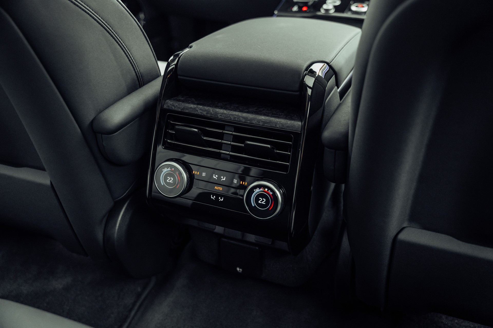 LAND ROVER Range Rover Sport P530 4.4 V8 First Edition Automatic-image-18
