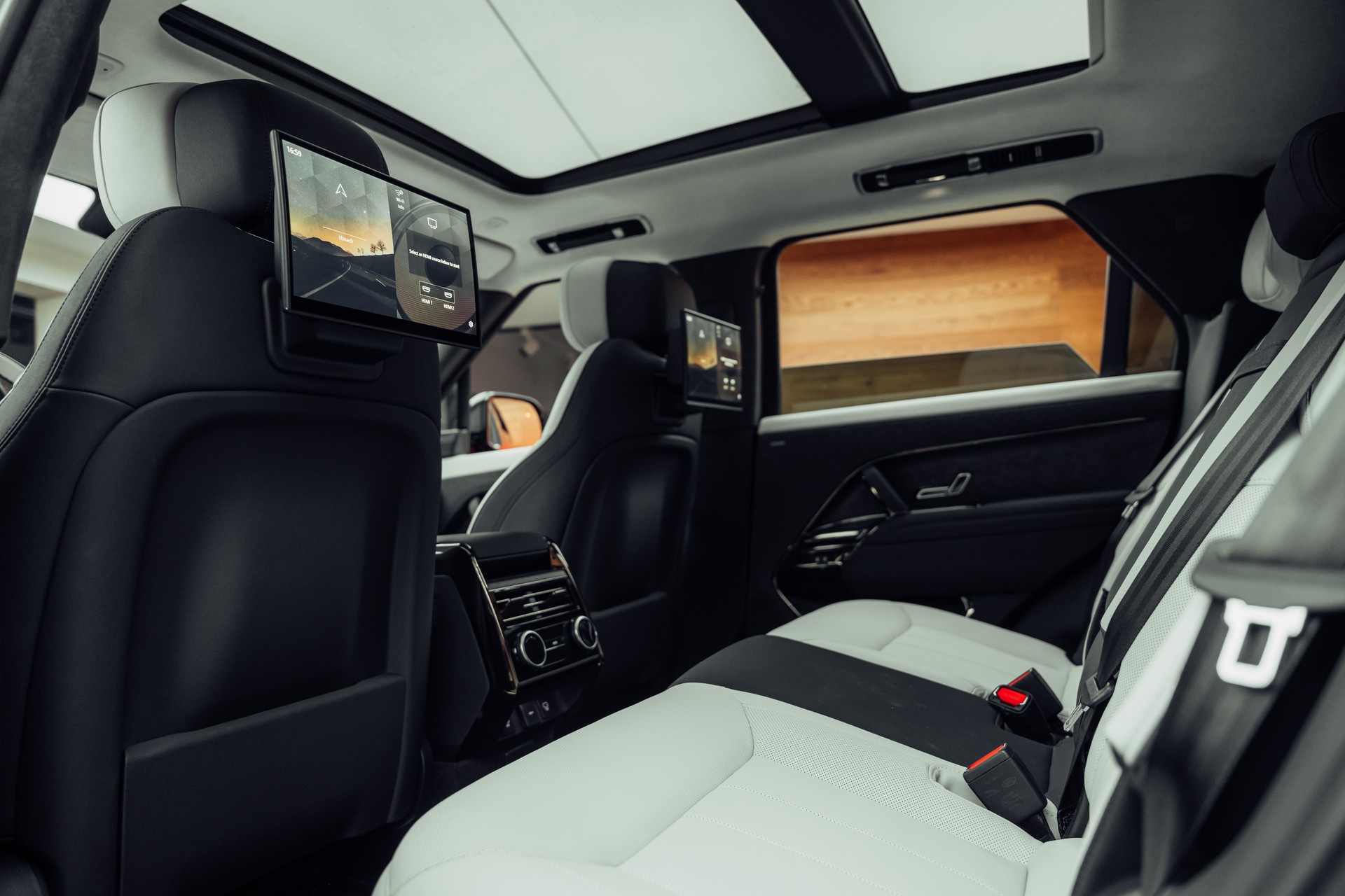 LAND ROVER Range Rover Sport P530 4.4 V8 First Edition Automatic-image-11