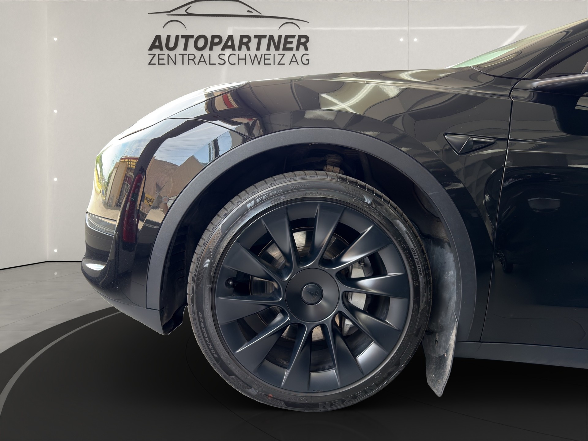 TESLA Model Y Long Range-image-12