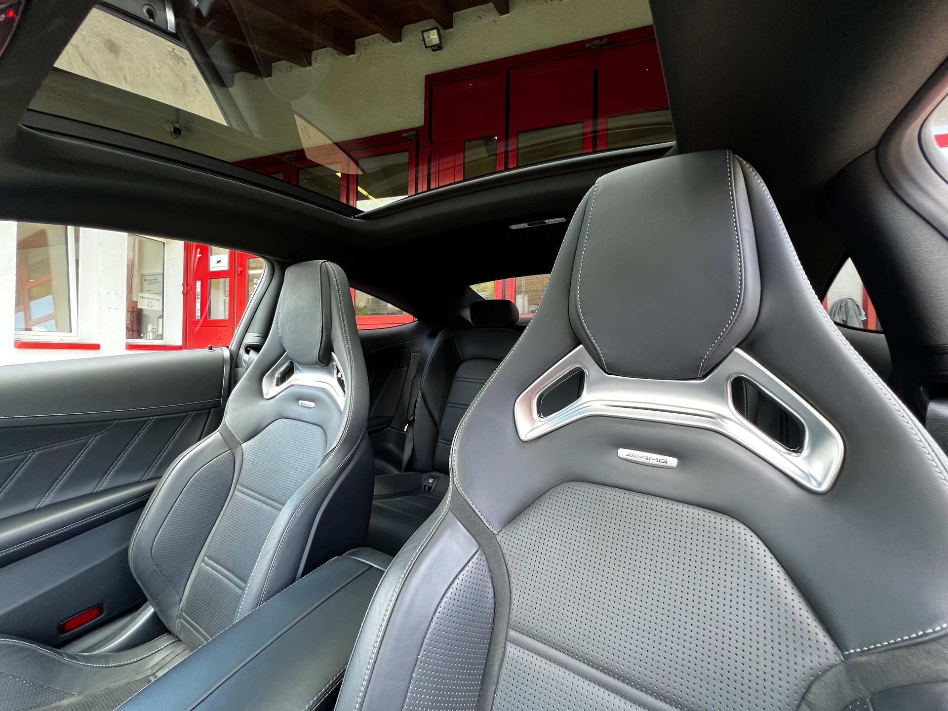 MERCEDES-BENZ C 63 S AMG 9G-tronic-image-16
