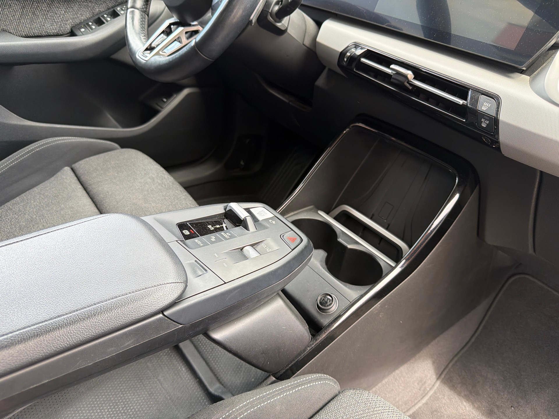 BMW 218i Active Tourer-image-16