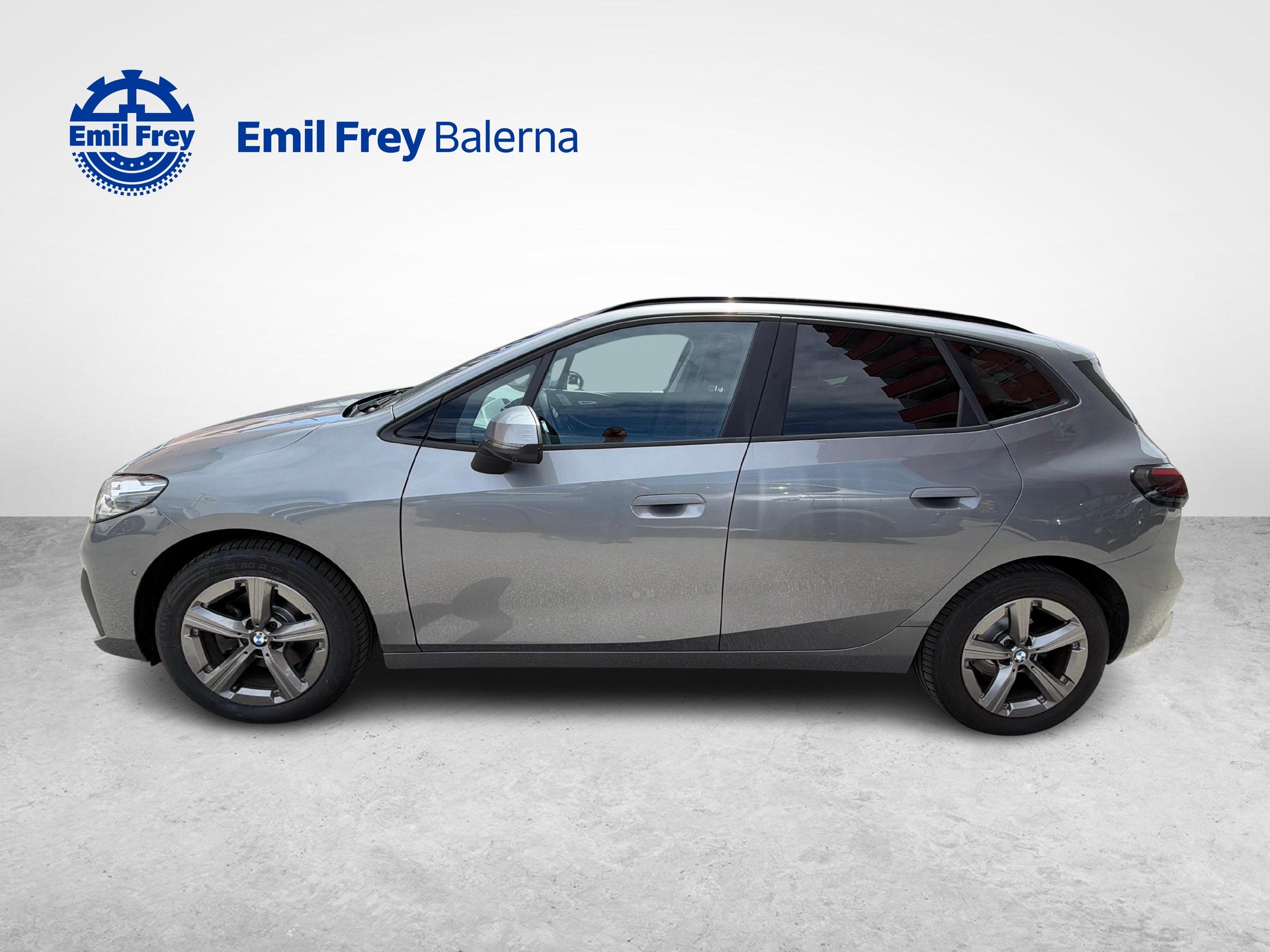 BMW 218i Active Tourer-showroom-element-2