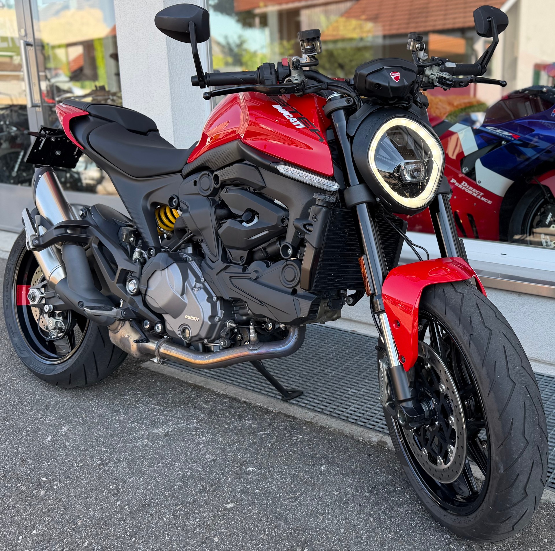 DUCATI Monster 937-image-2
