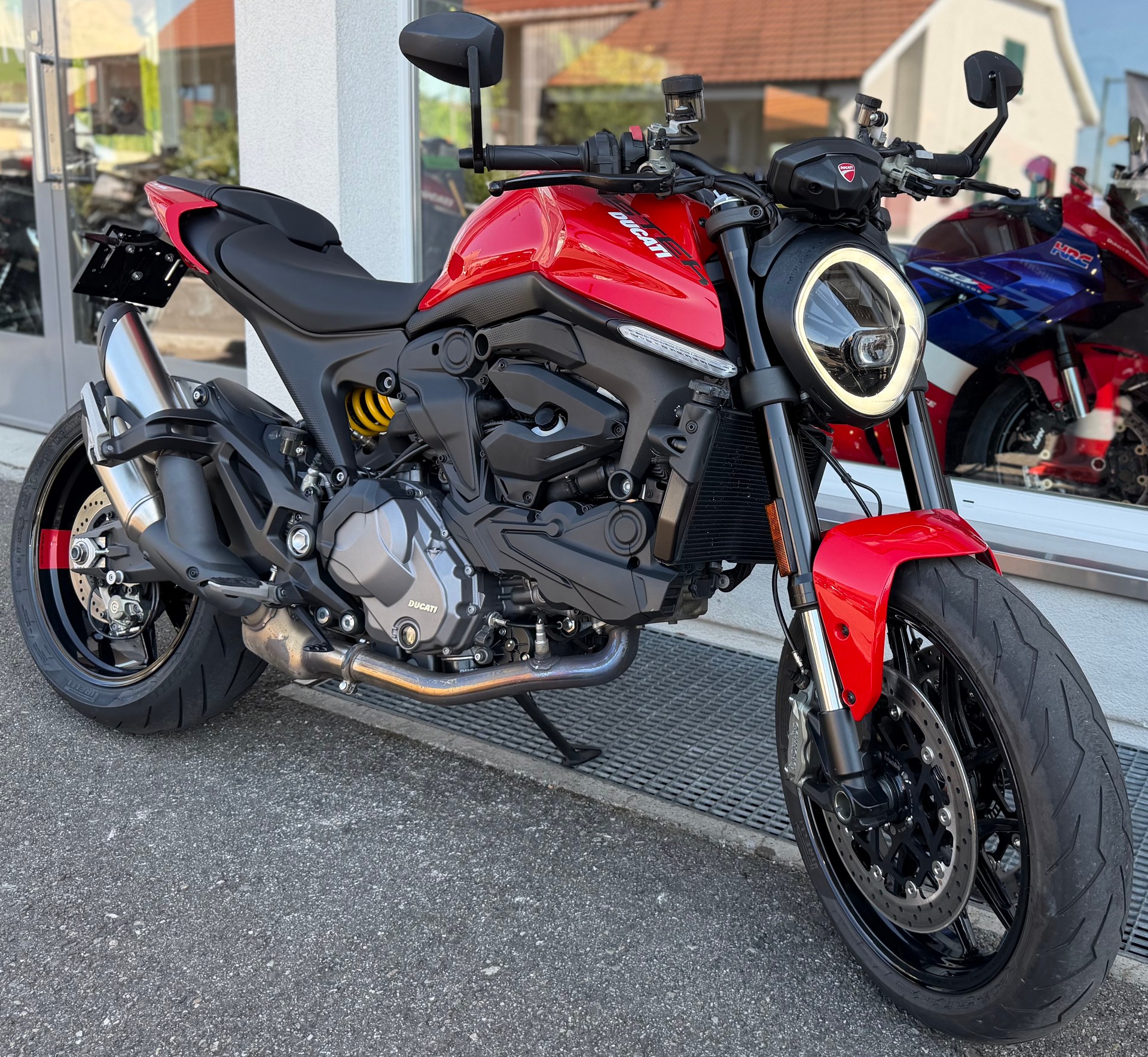 DUCATI Monster 937-image-9