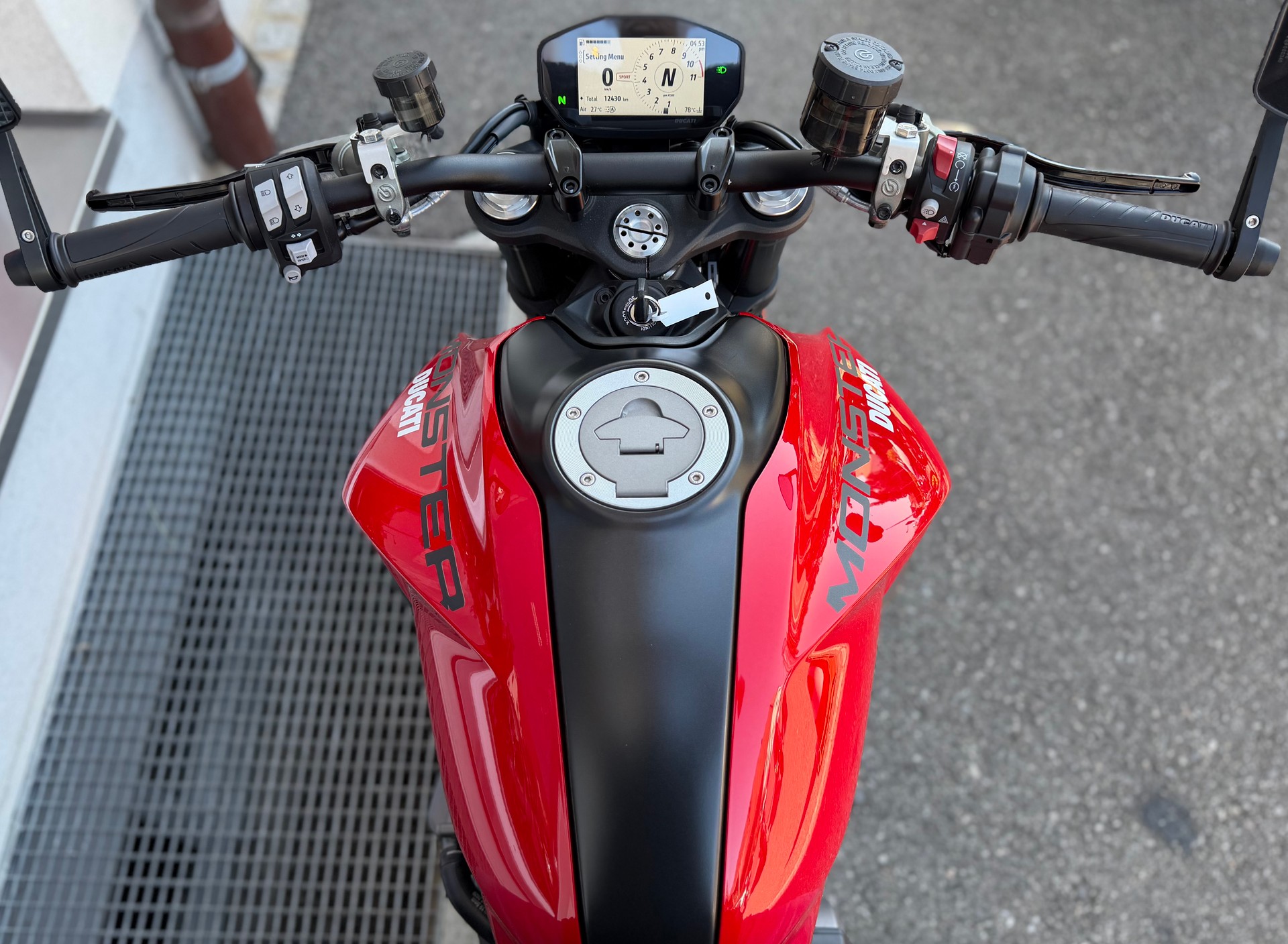 DUCATI Monster 937-image-8