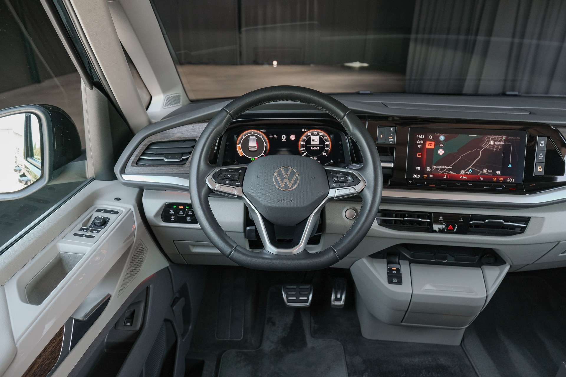 VW Multivan 2.0 TDI Style DSG *VOLLLEDER*-image-17