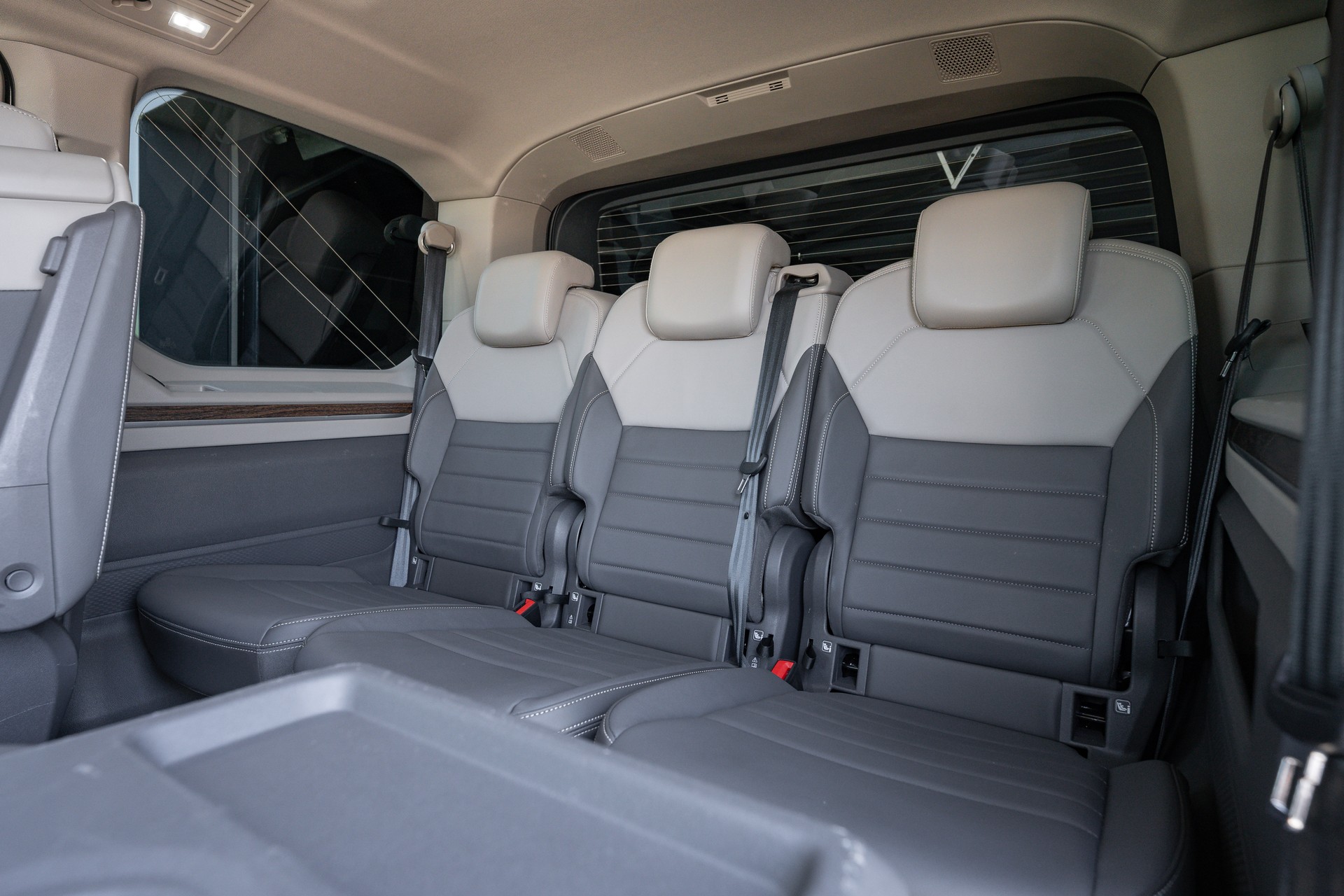 VW Multivan 2.0 TDI Style DSG *VOLLLEDER*-image-13
