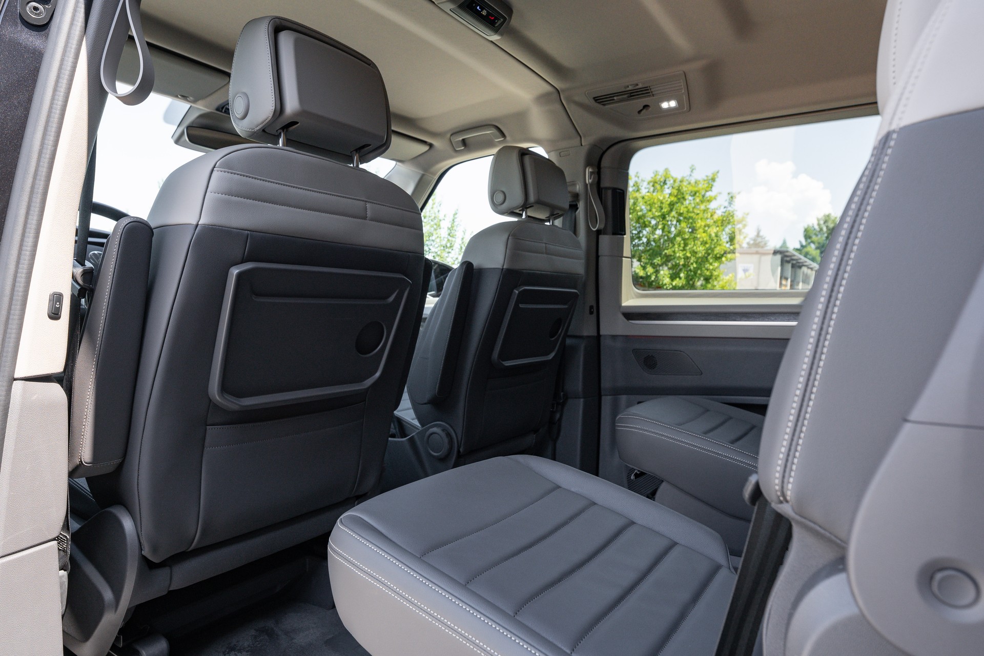 VW Multivan 2.0 TDI Style DSG *VOLLLEDER*-image-12