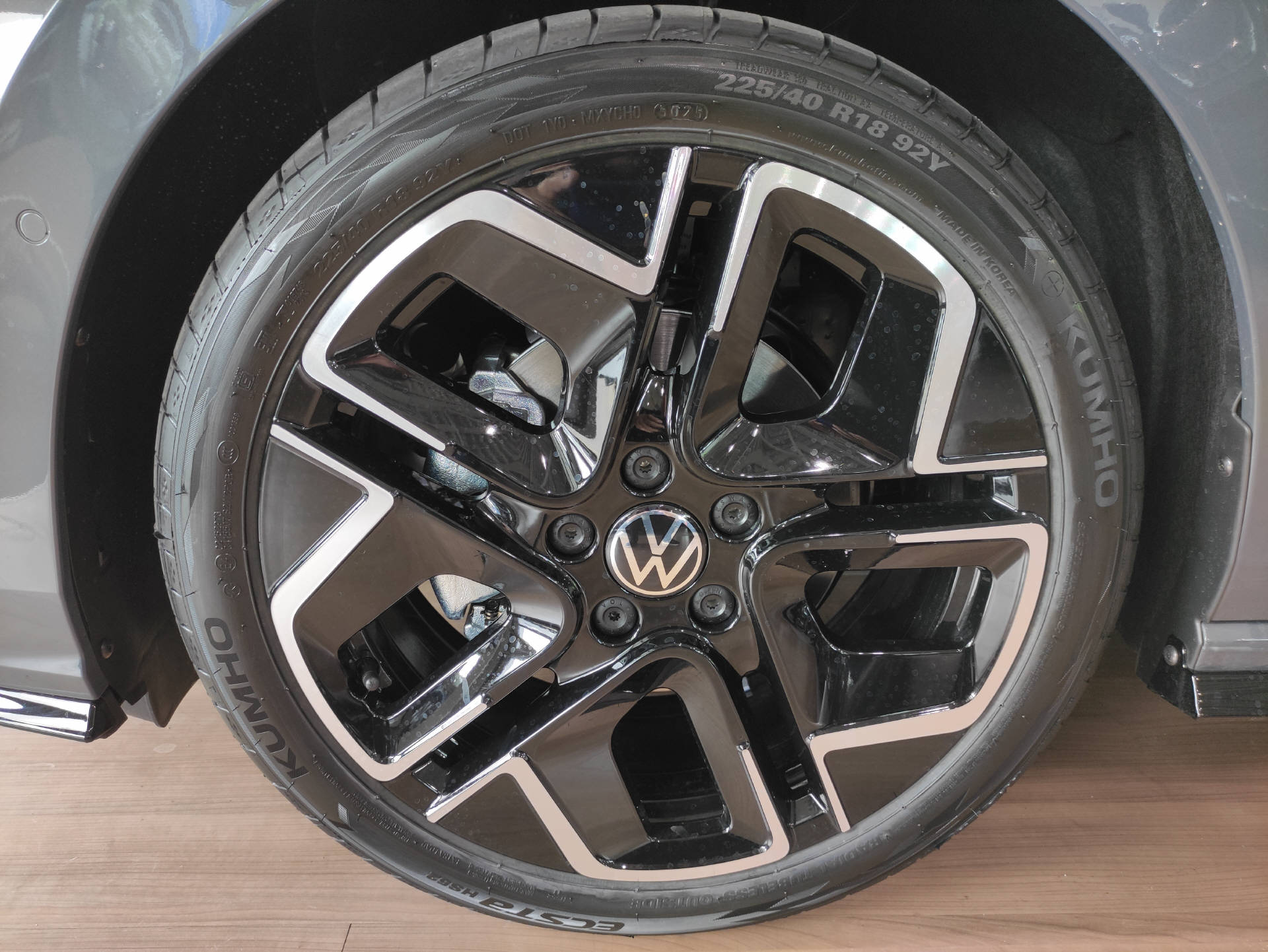 VW Golf VIII 1.5 eTSI R-Line DSG-showroom-element-2