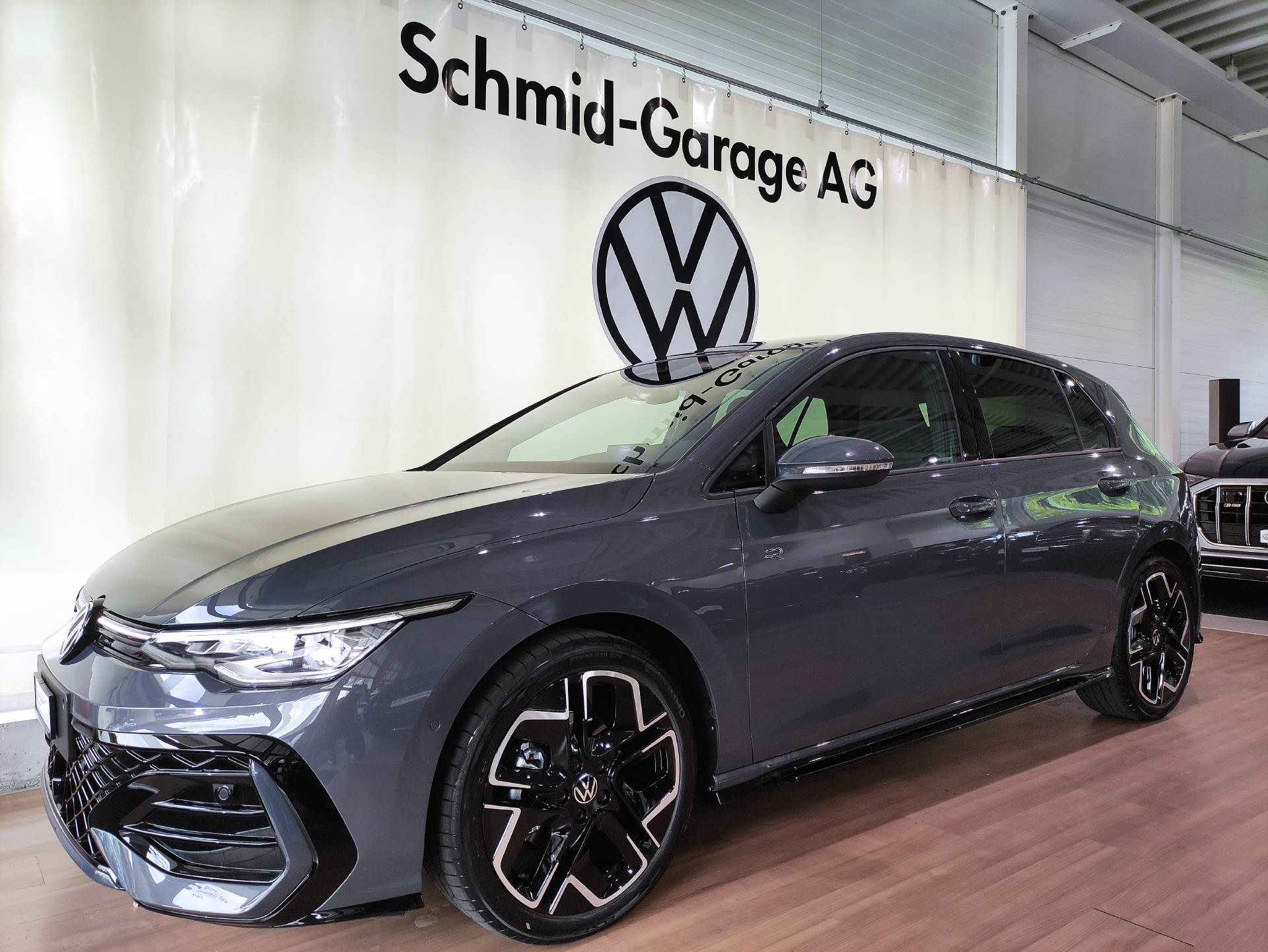 VW Golf VIII 1.5 eTSI R-Line DSG-showroom-element-1