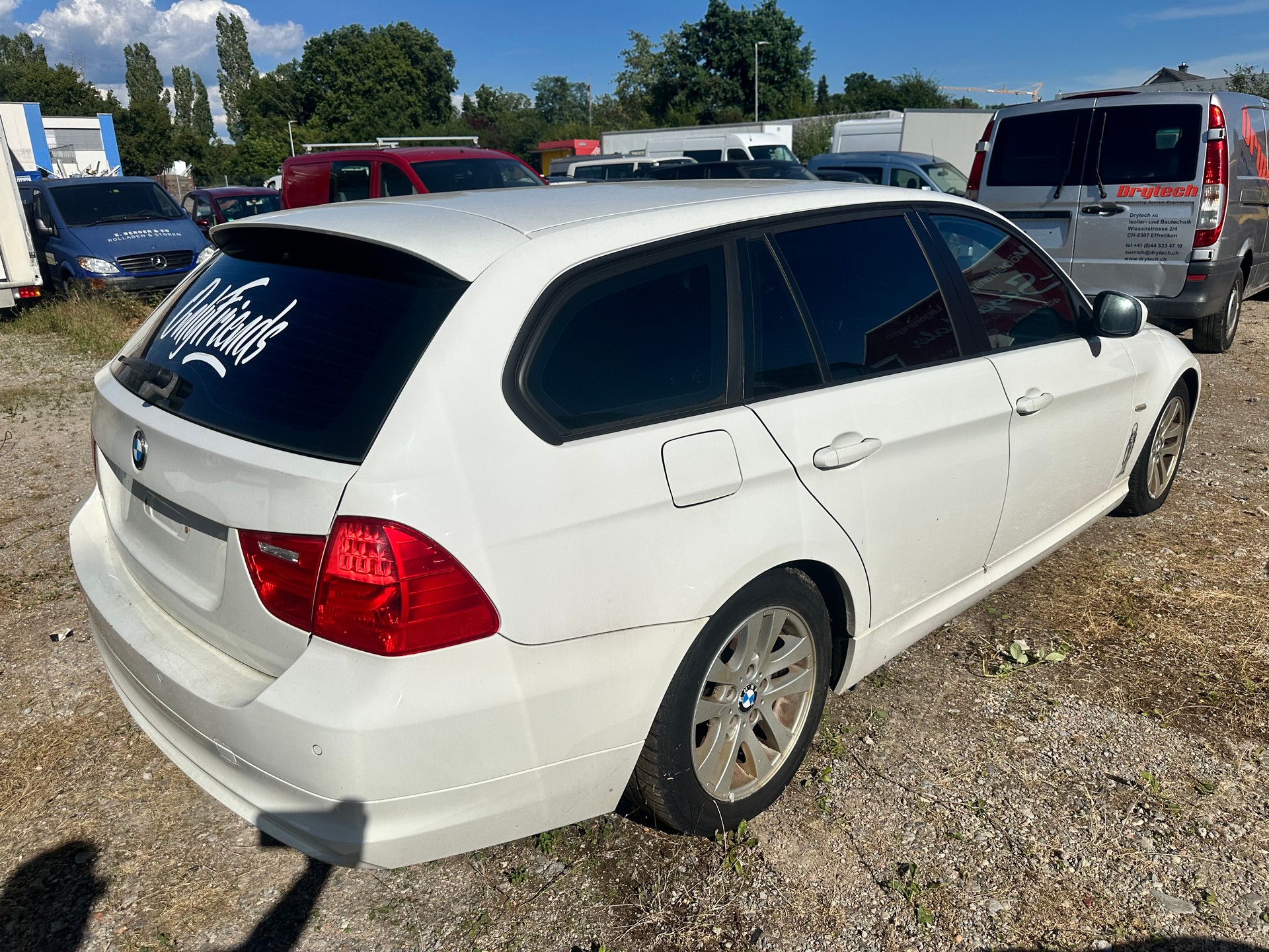 BMW 318i Touring-image-2
