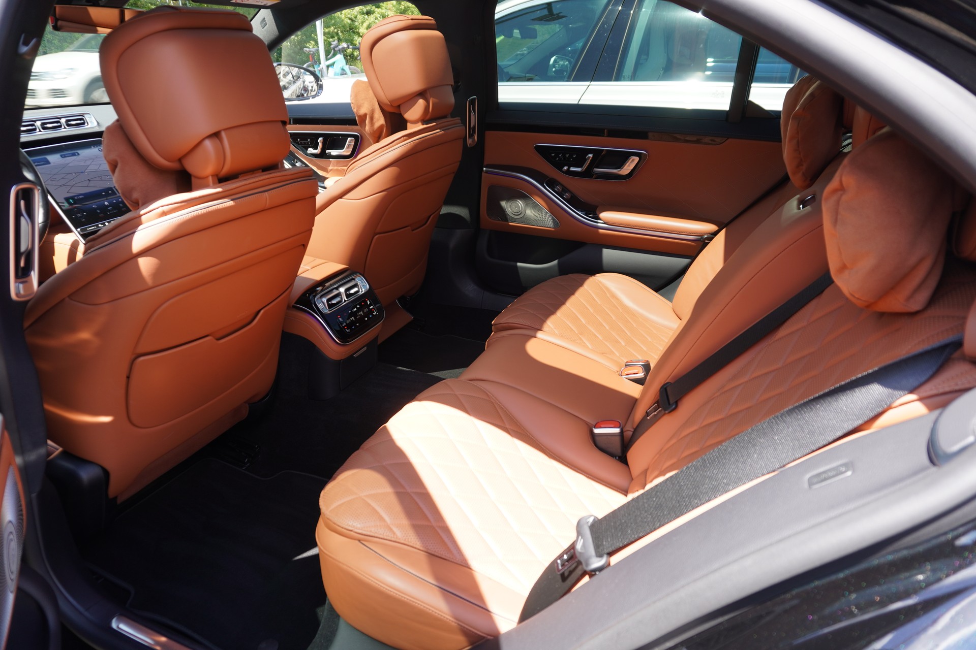 MERCEDES-BENZ S 580 e L 4Matic 9G-Tronic-image-16