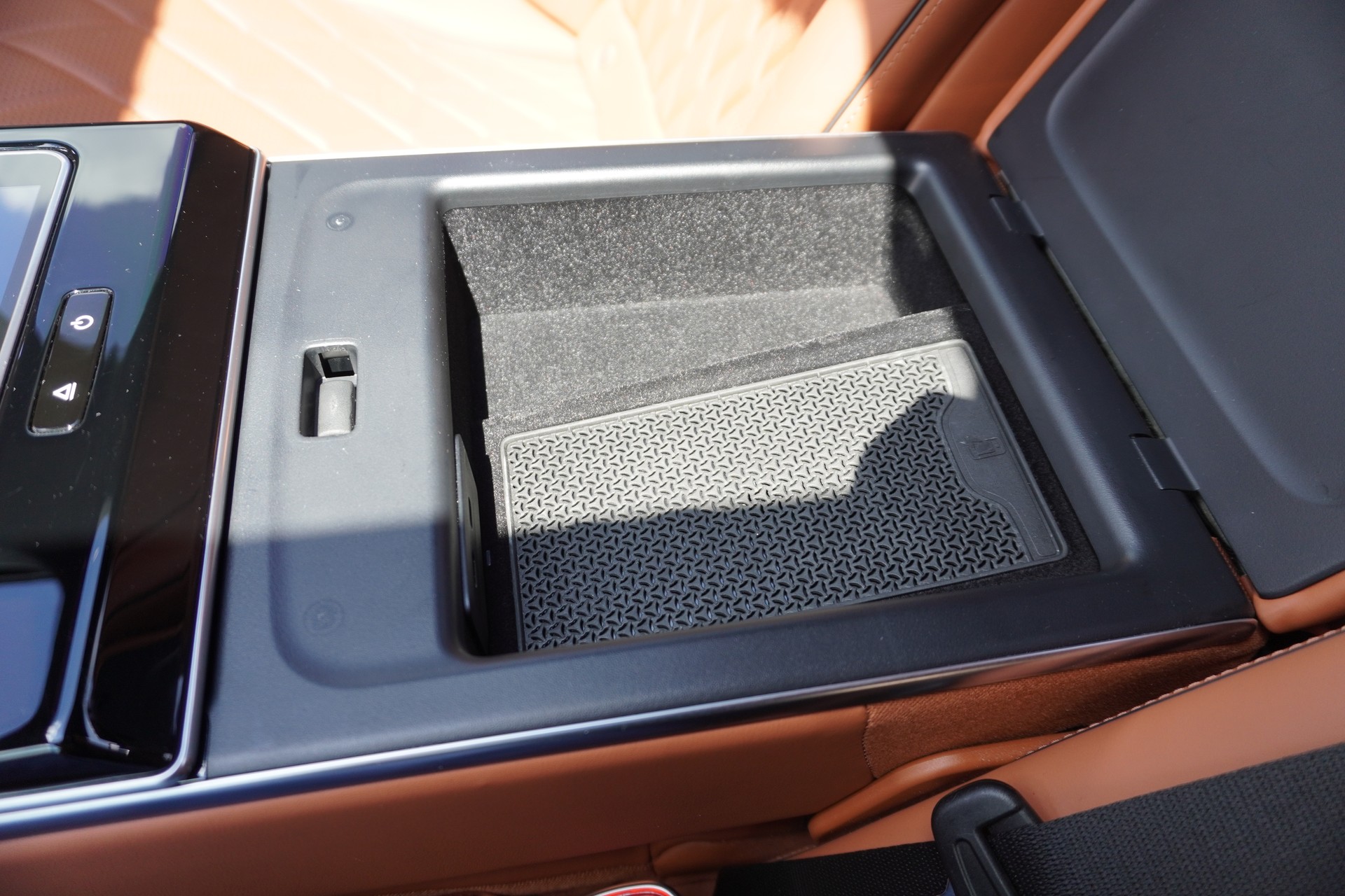 MERCEDES-BENZ S 580 e L 4Matic 9G-Tronic-image-17