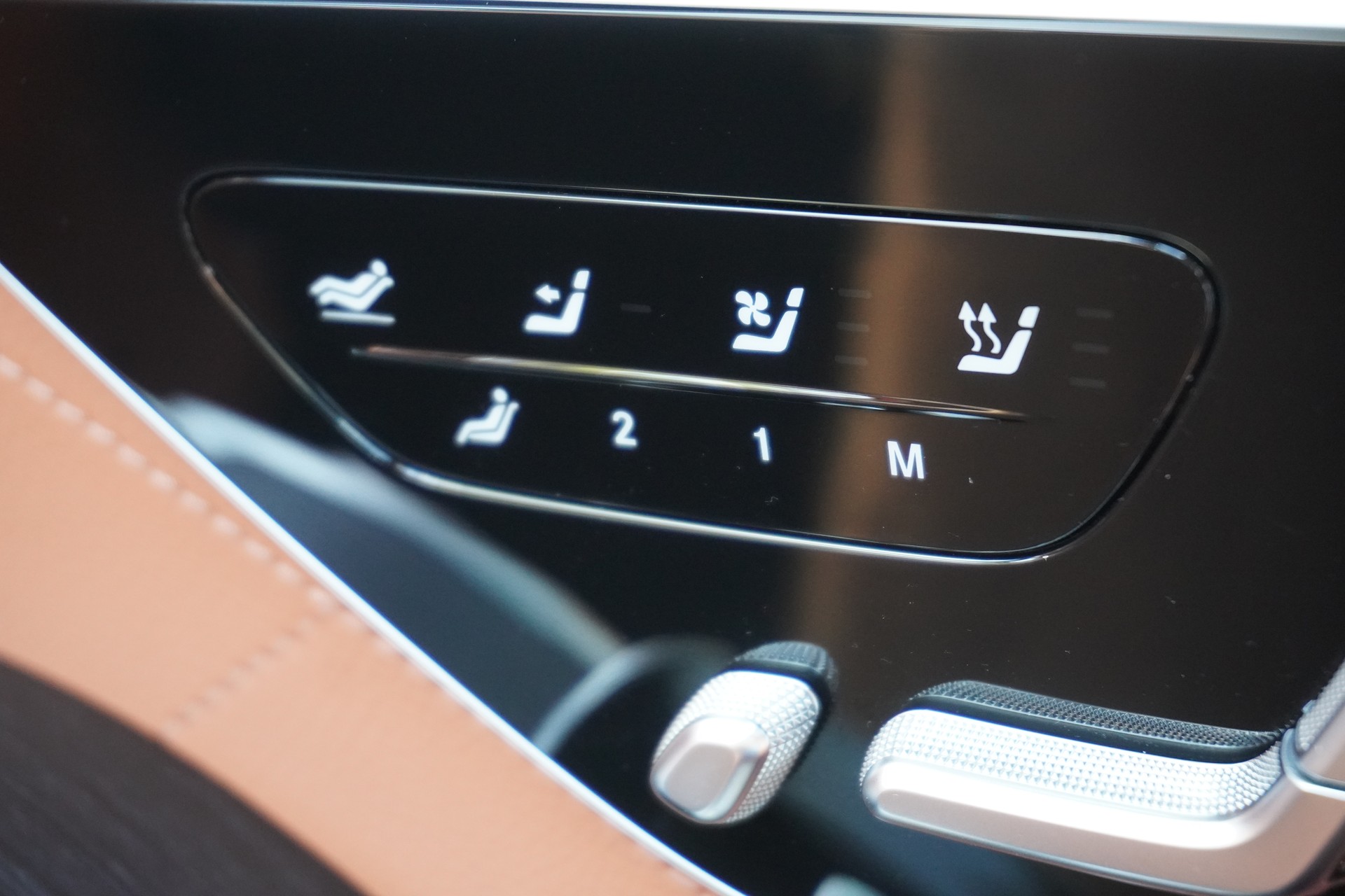 MERCEDES-BENZ S 580 e L 4Matic 9G-Tronic-image-19