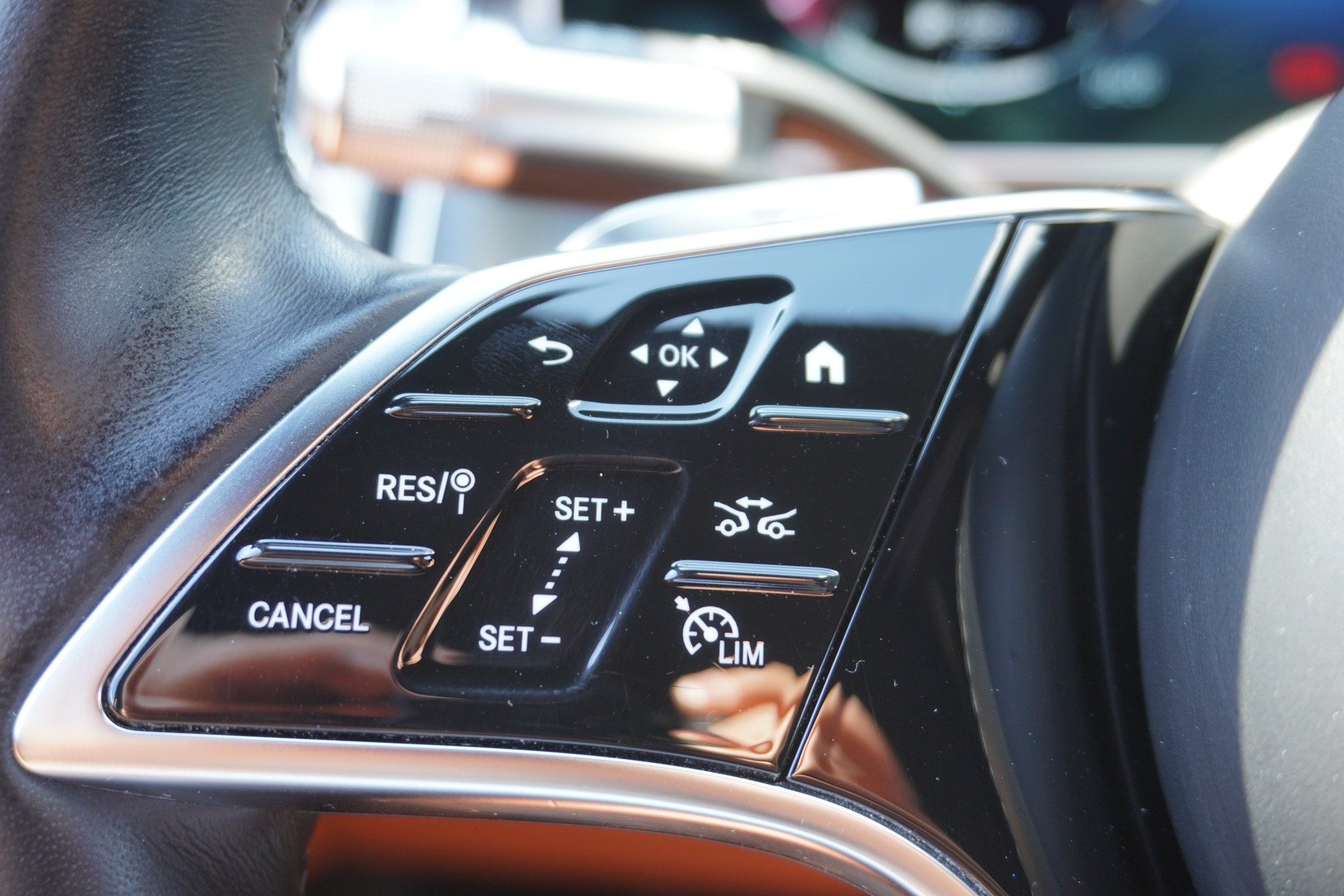 MERCEDES-BENZ S 580 e L 4Matic 9G-Tronic-image-49