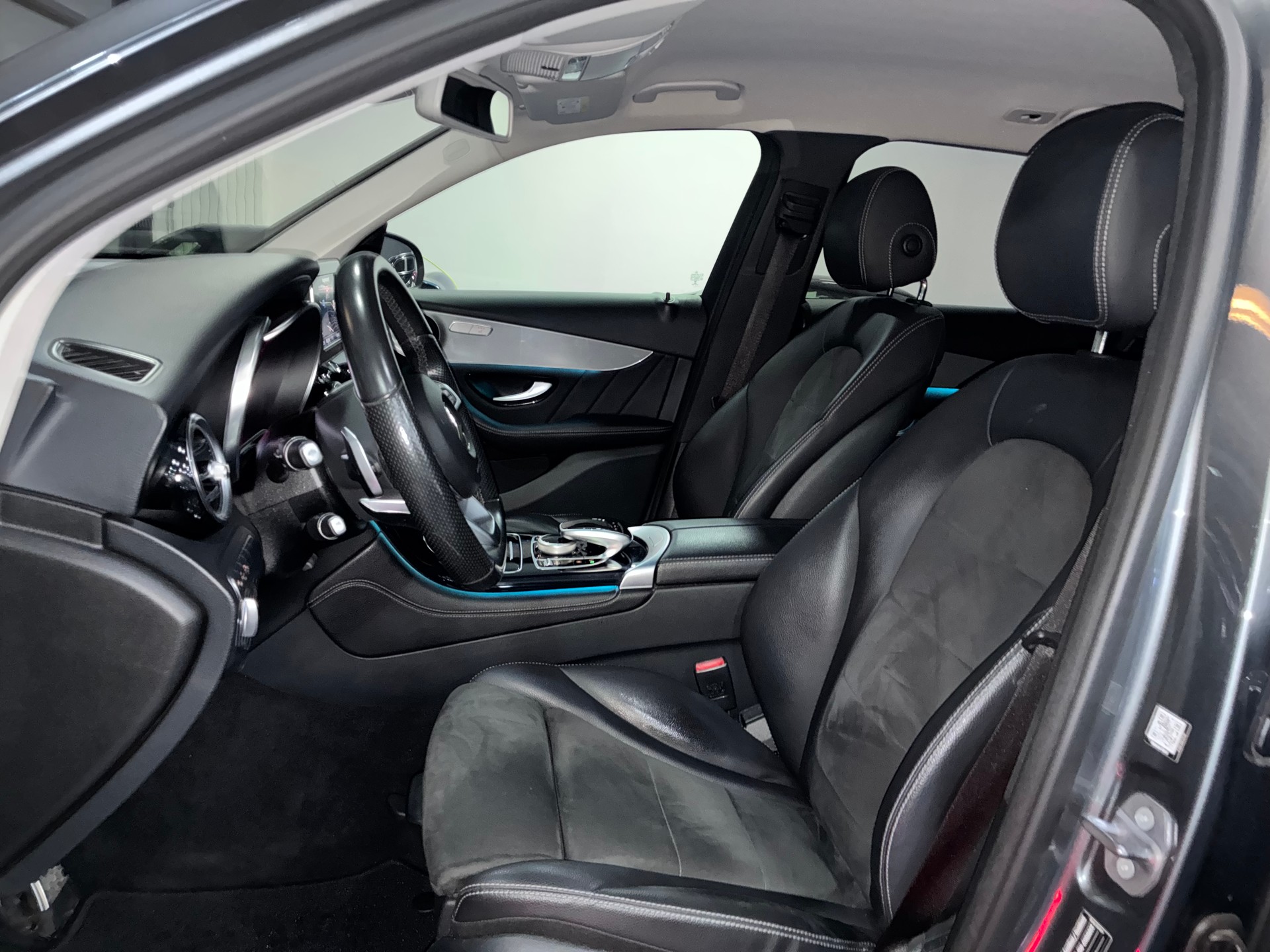 MERCEDES-BENZ GLC 250 d AMG Line 4Matic 9G-Tronic-image-10