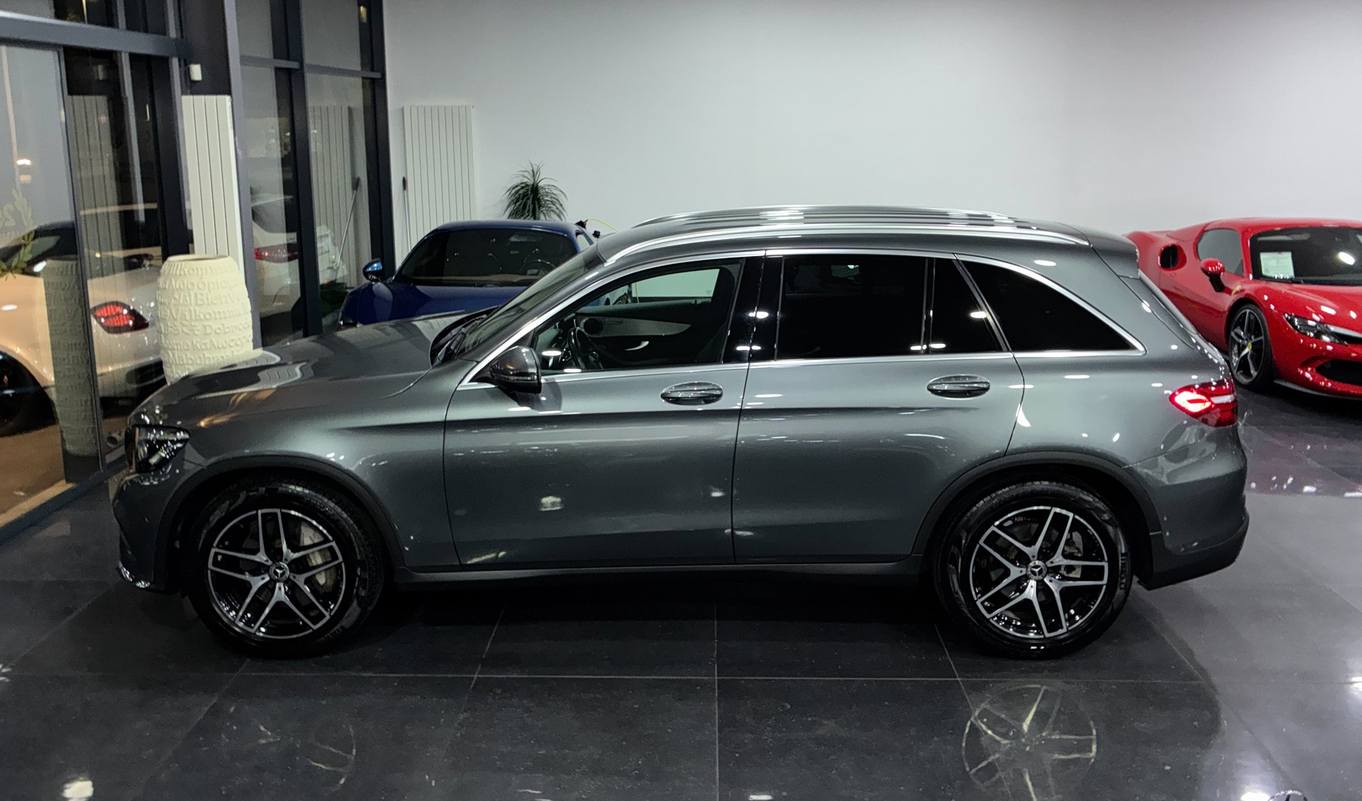 MERCEDES-BENZ GLC 250 d AMG Line 4Matic 9G-Tronic-image-3