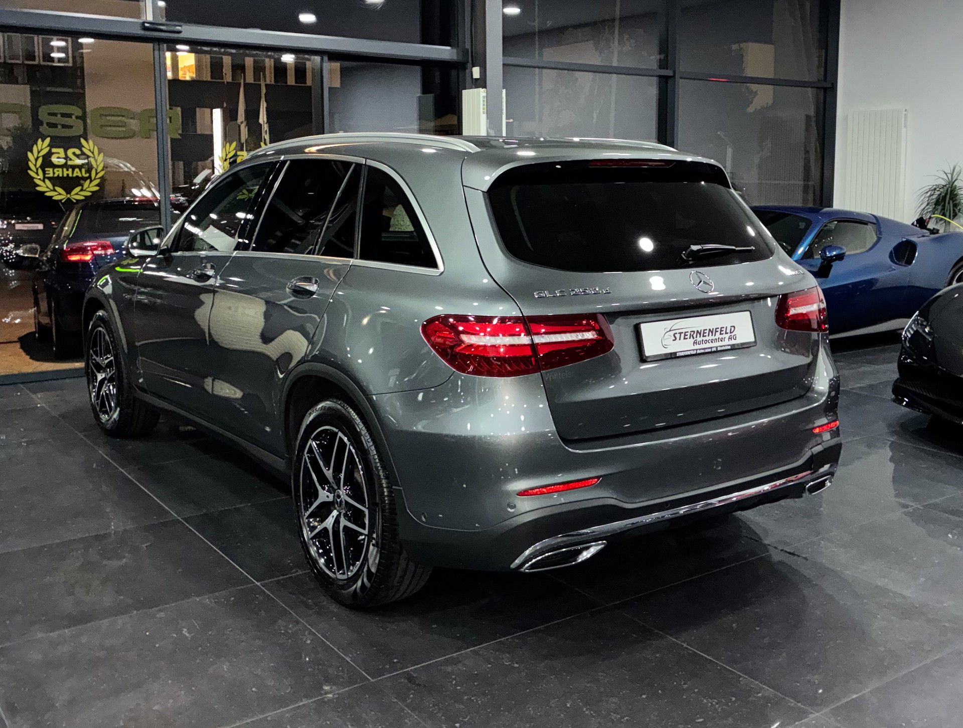 MERCEDES-BENZ GLC 250 d AMG Line 4Matic 9G-Tronic-image-4