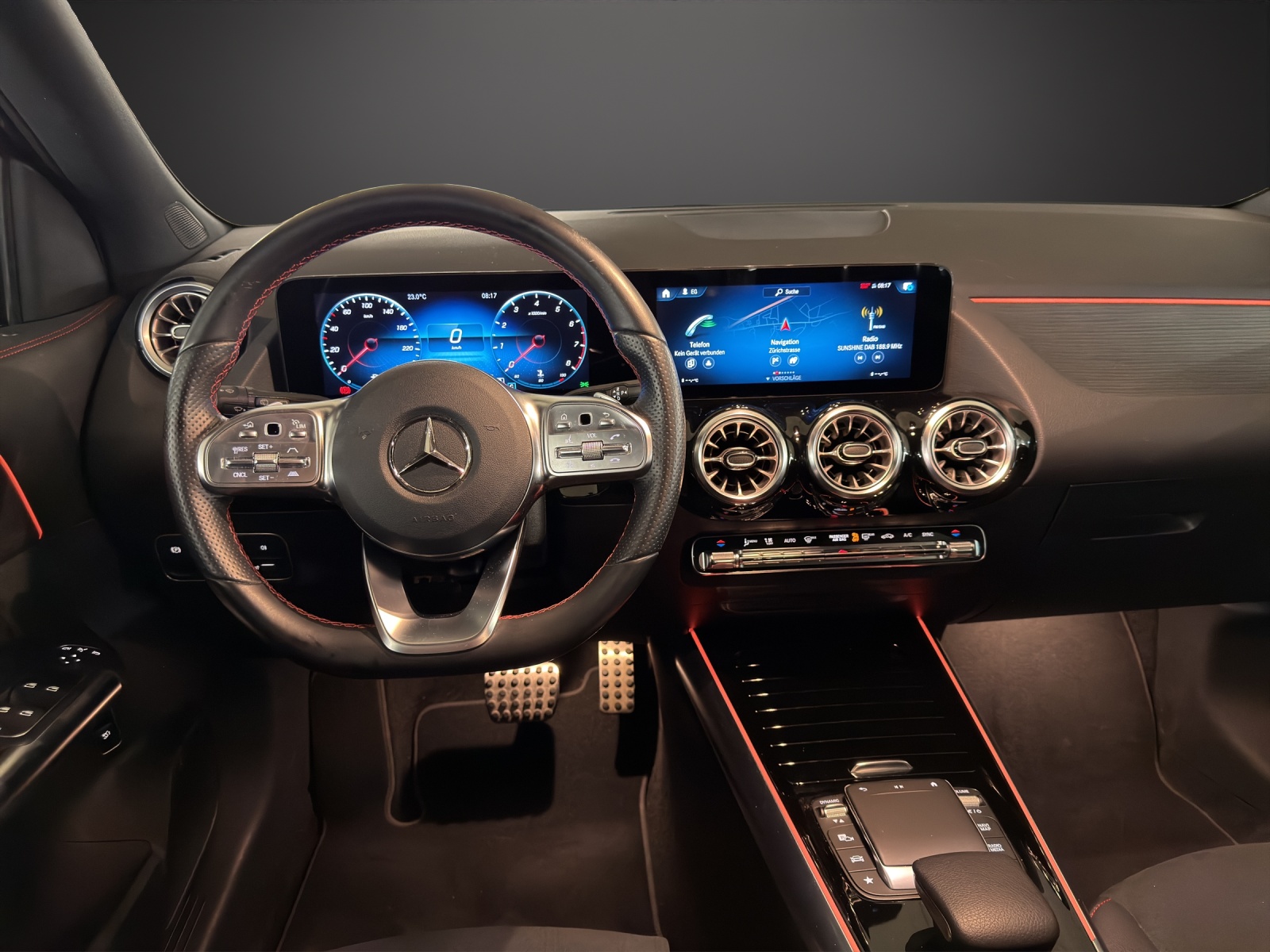 MERCEDES-BENZ GLA 200 4Matic AMG Line 8G-DCT-image-9