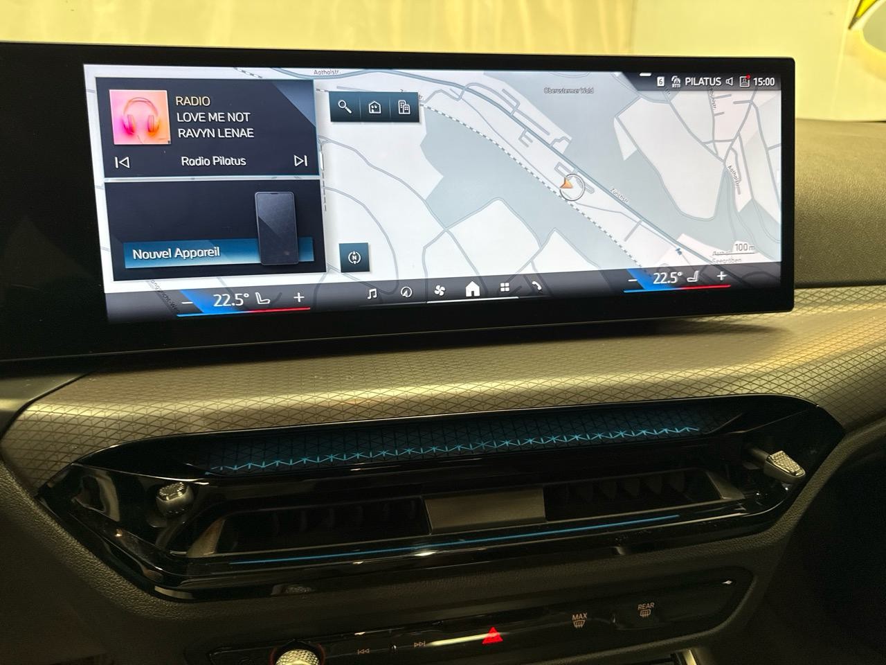 BMW 330e x DriveTouring Steptronic M Sport-image-7