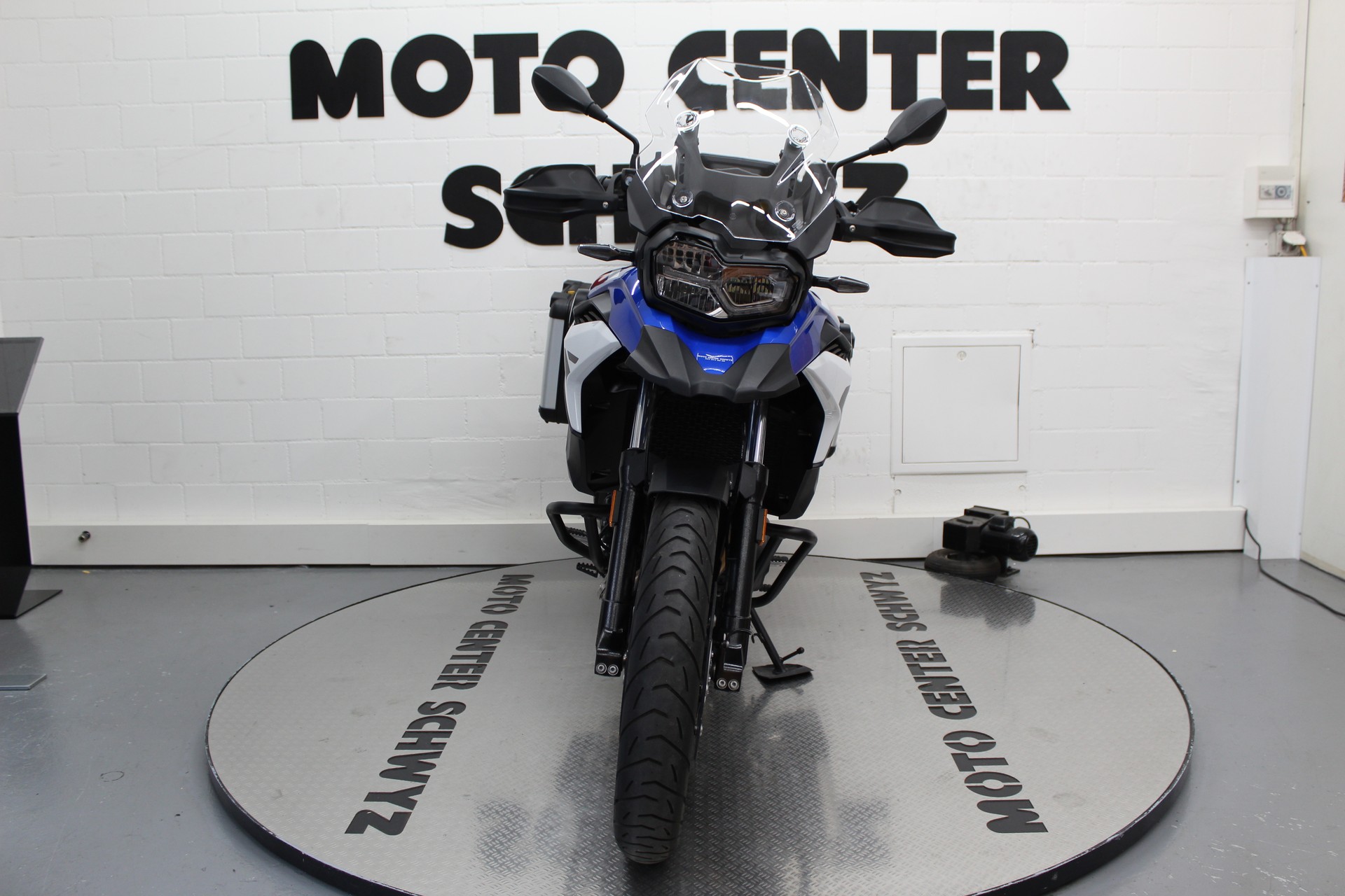 BMW F 800 GS-showroom-element-2