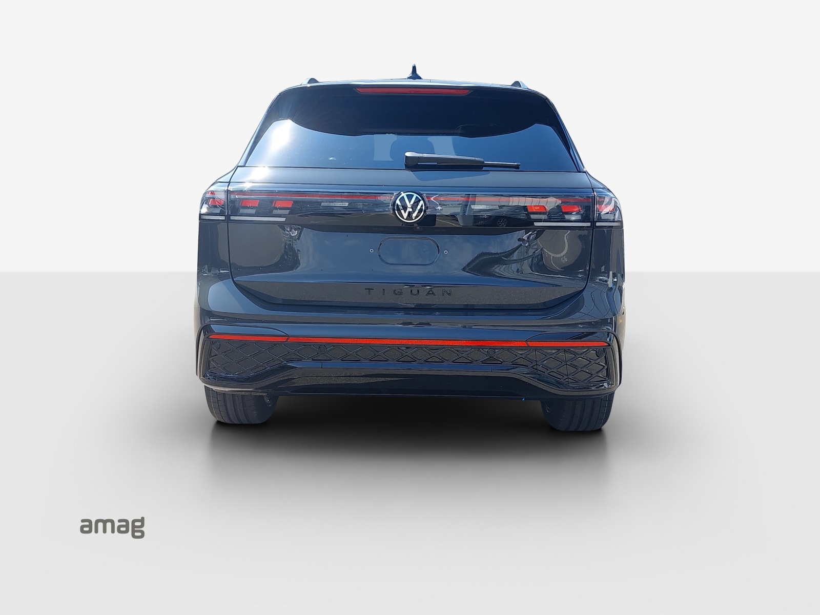 VW Tiguan 2.0 TSI DSG R-Line Plus 4Motion-showroom-element-3