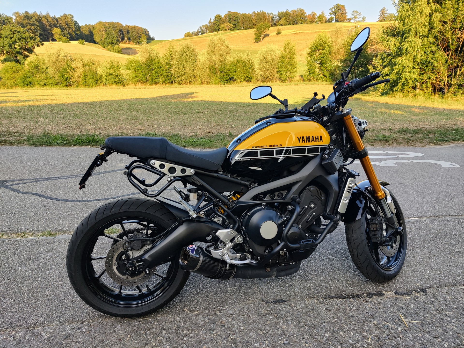 YAMAHA XSR 900 60 Anniversary-image-0