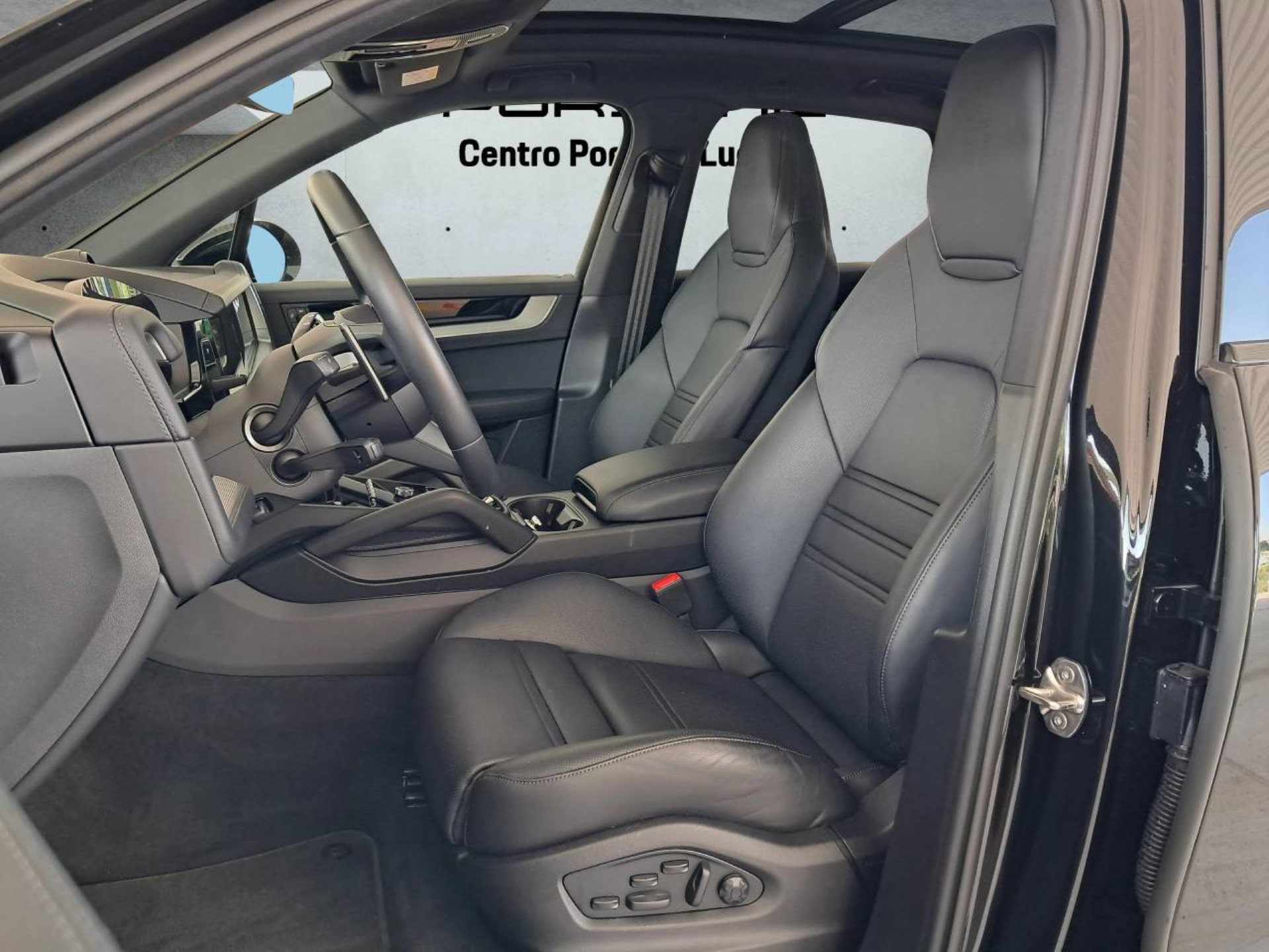 PORSCHE Cayenne S E-Hybrid-image-4