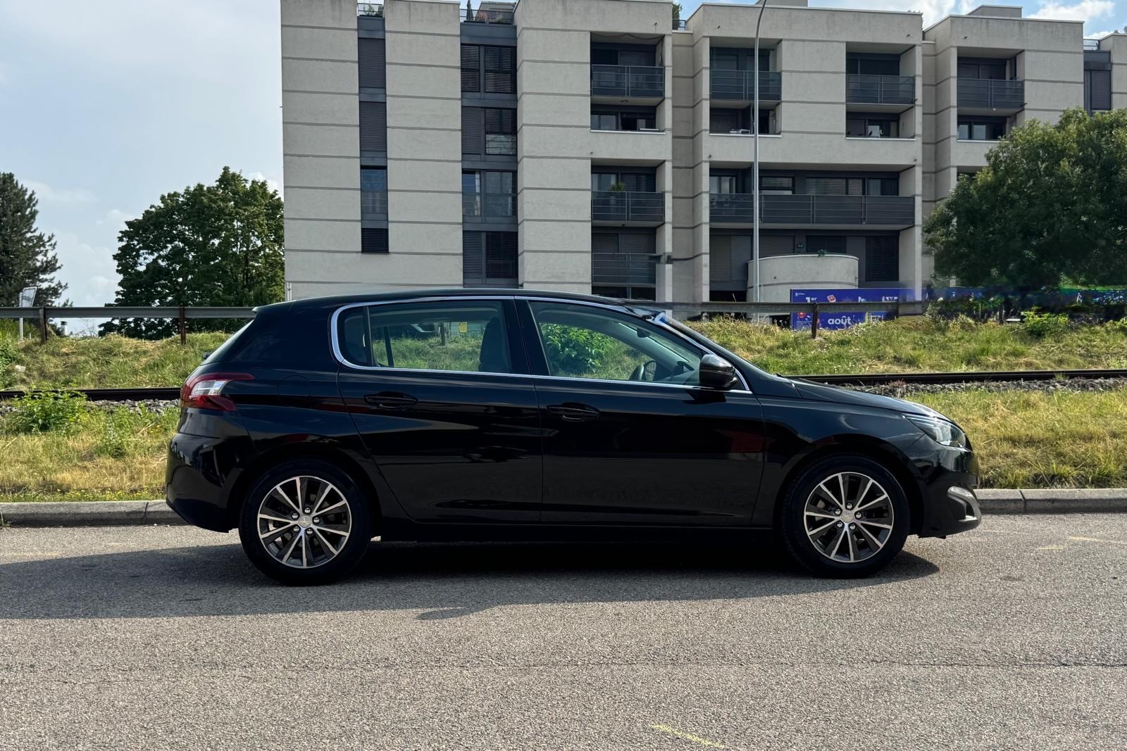 PEUGEOT 308 1.2 THP Allure
