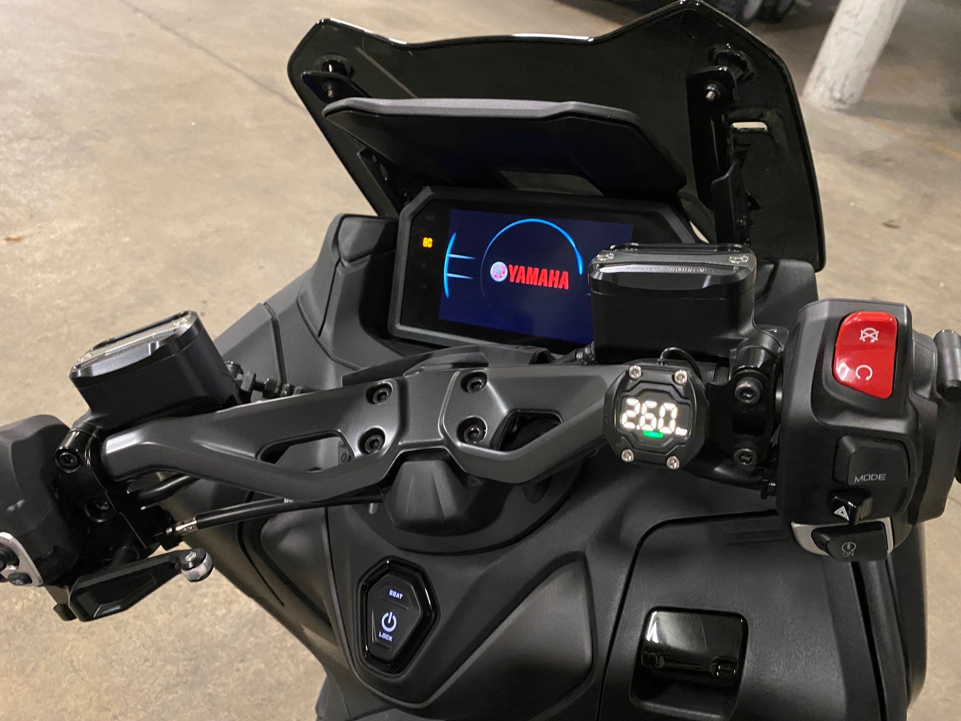 YAMAHA T-MAX (2025 Black Edition)-image-4