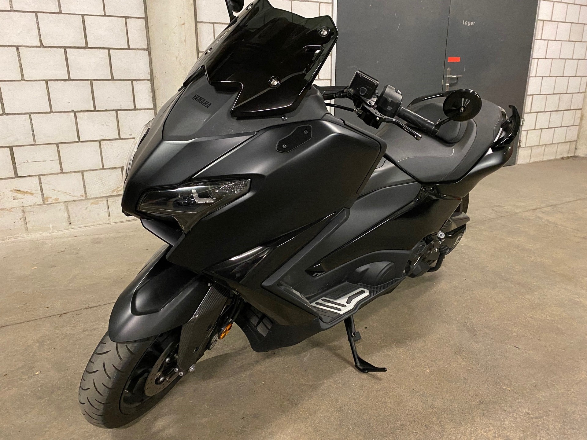 YAMAHA T-MAX (2025 Black Edition)-image-2