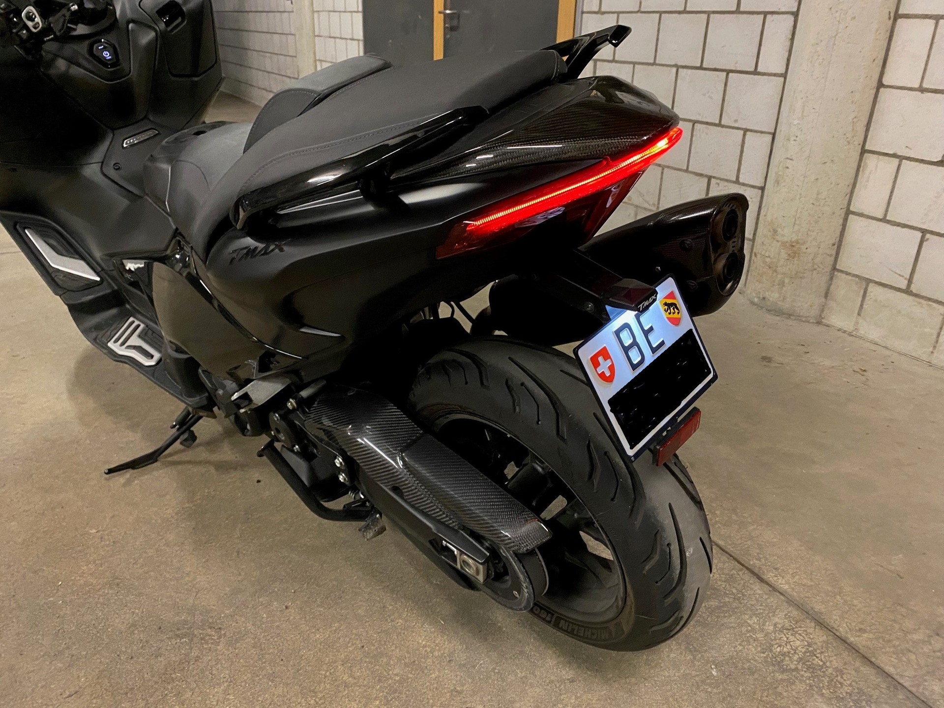 YAMAHA T-MAX (2025 Black Edition)-image-6