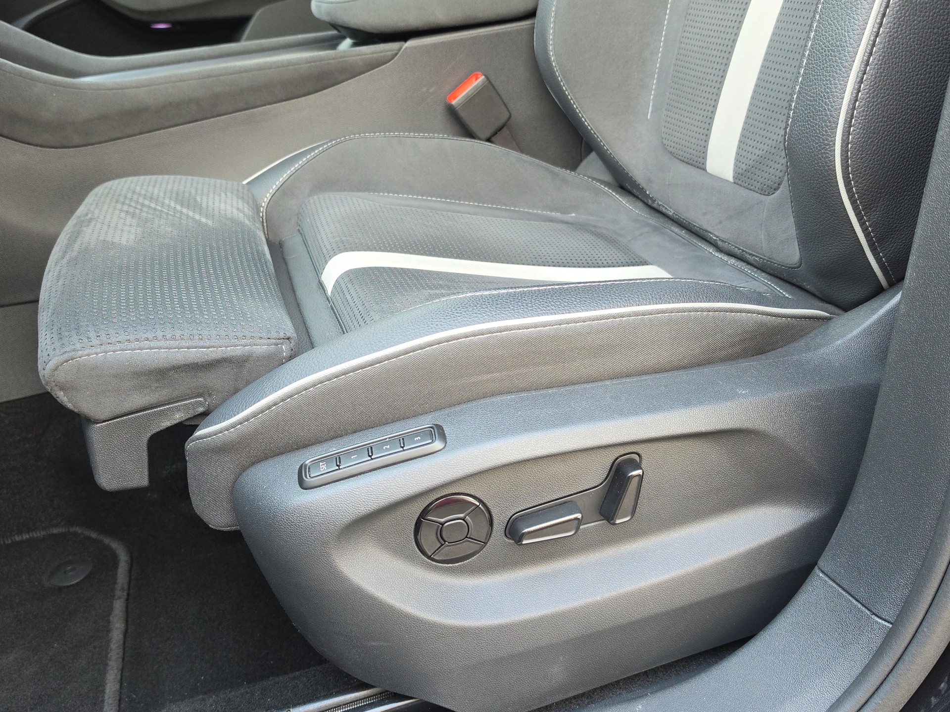 SKODA Kodiaq 2.0 TDI SportLine-image-14