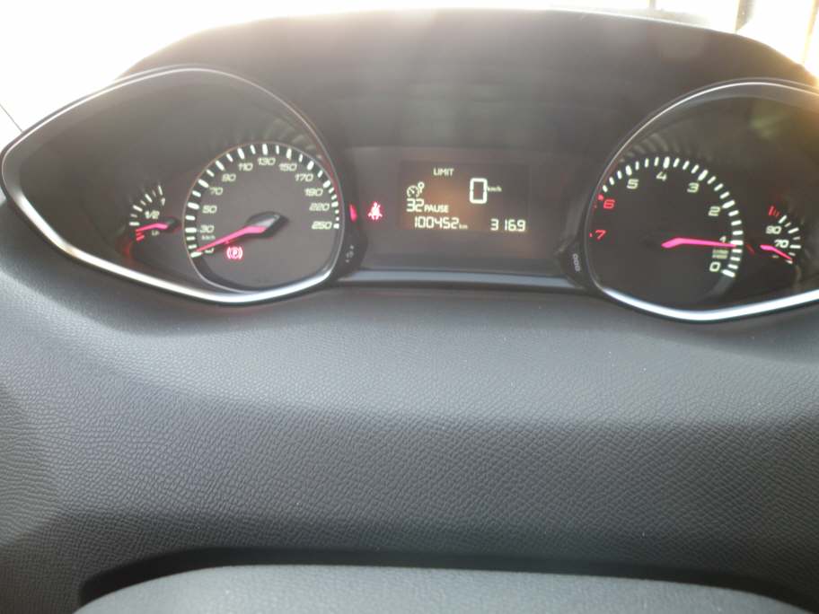 PEUGEOT 308 SW 1.2 PureTech 130 Active S/S-image-5