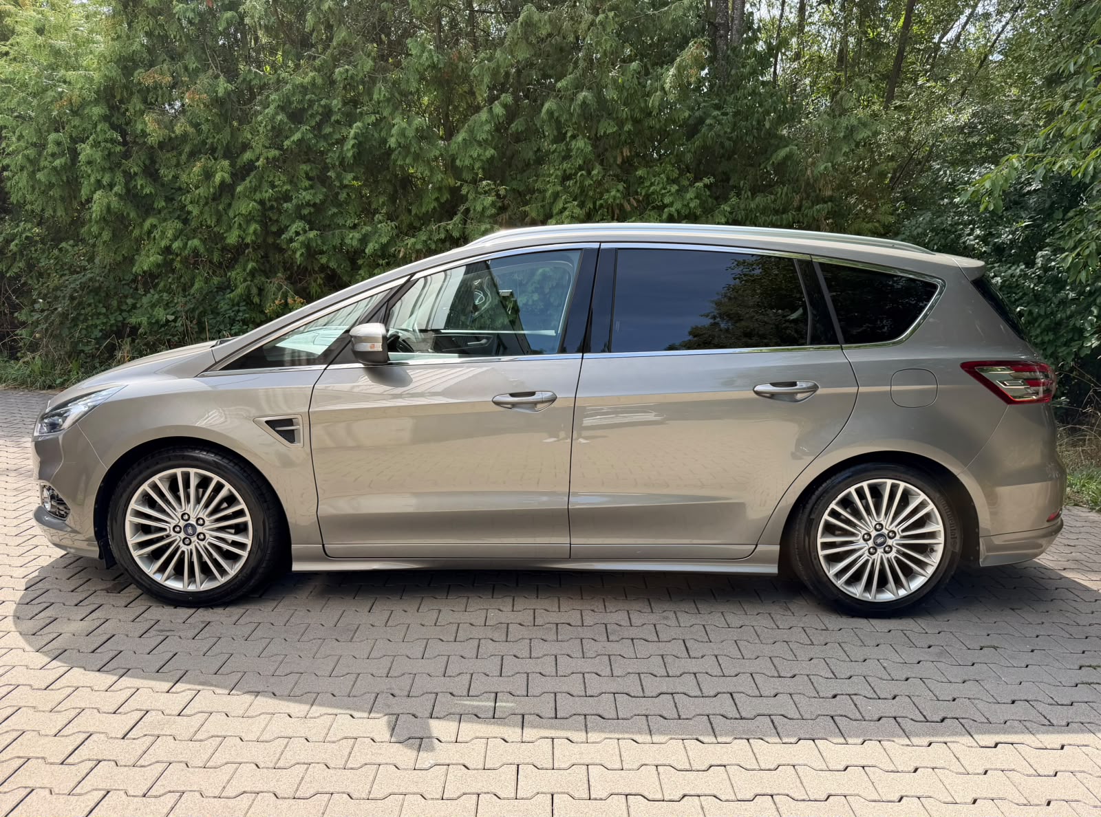 FORD S-Max 2.0 SCTi Titanium Automat-showroom-element-1
