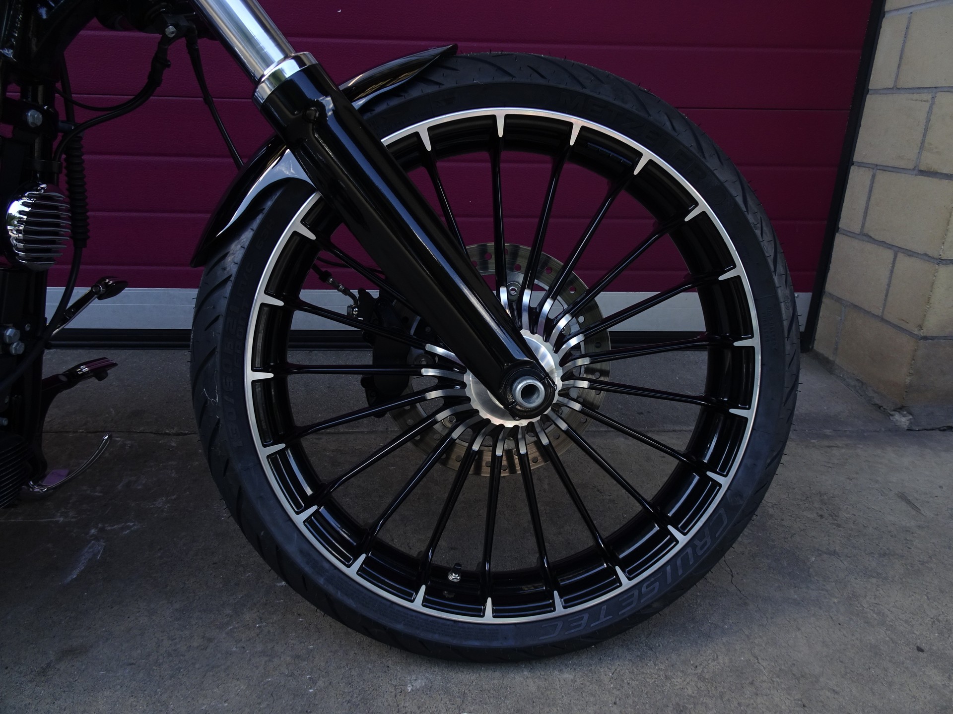 HARLEY-DAVIDSON FXSB Breakout 103 ABS-image-1