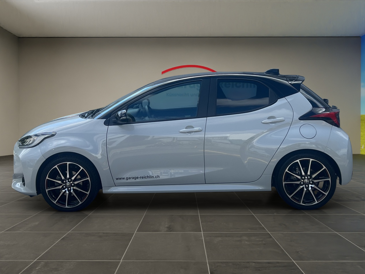 TOYOTA Yaris 1.5 VVT-i HSD GR Sport-showroom-element-1