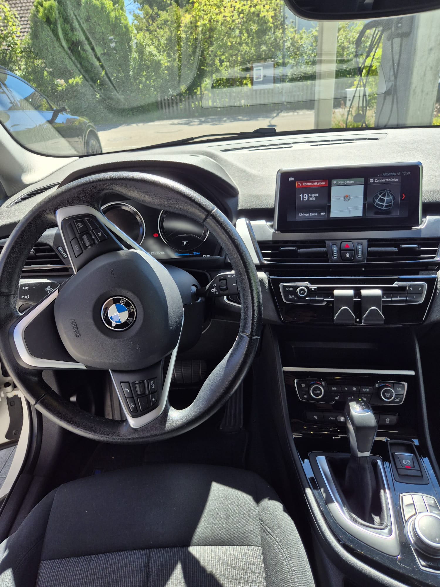 BMW 225-image-2