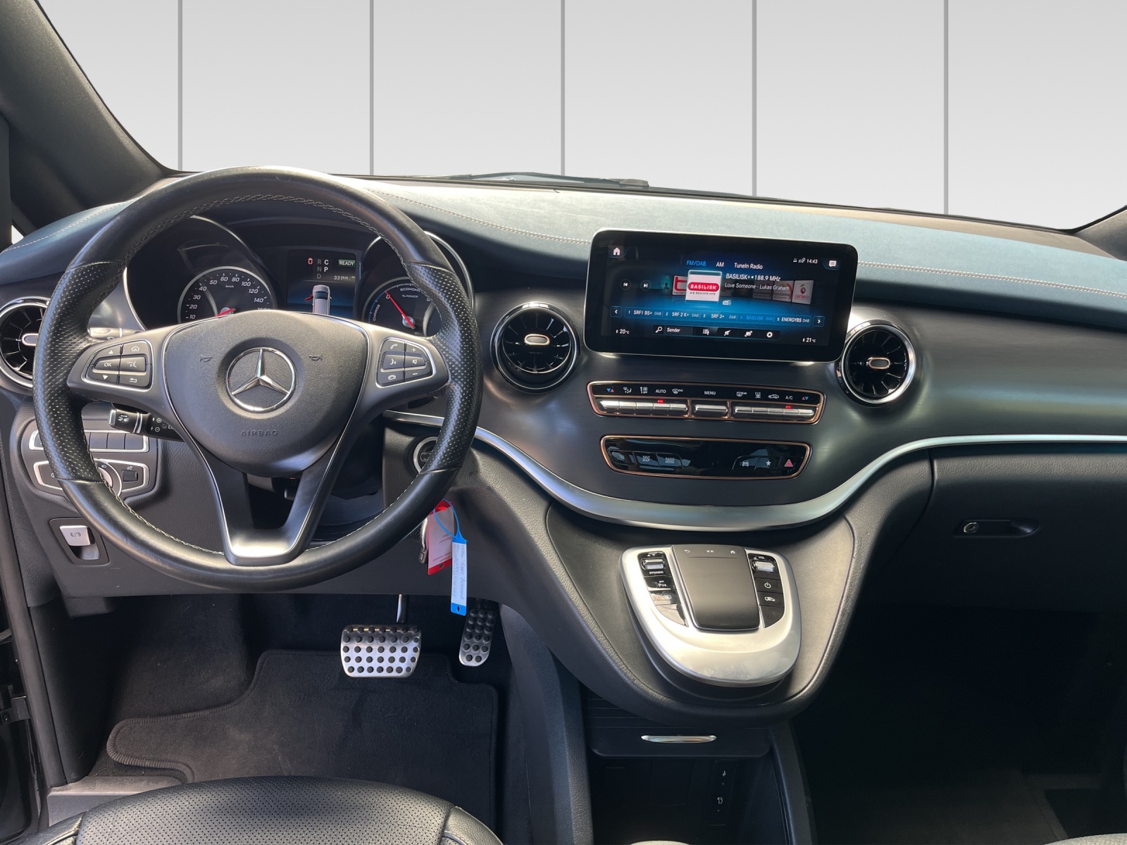 MERCEDES-BENZ EQV 300 Avantgarde lang-image-9