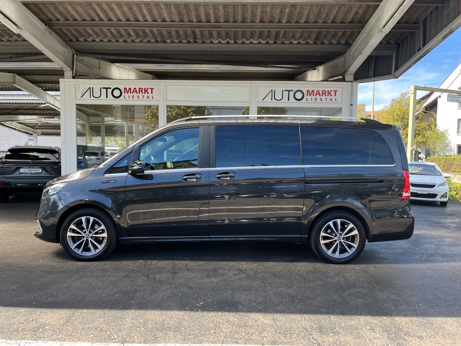 MERCEDES-BENZ EQV 300 Avantgarde lang-showroom-element-1