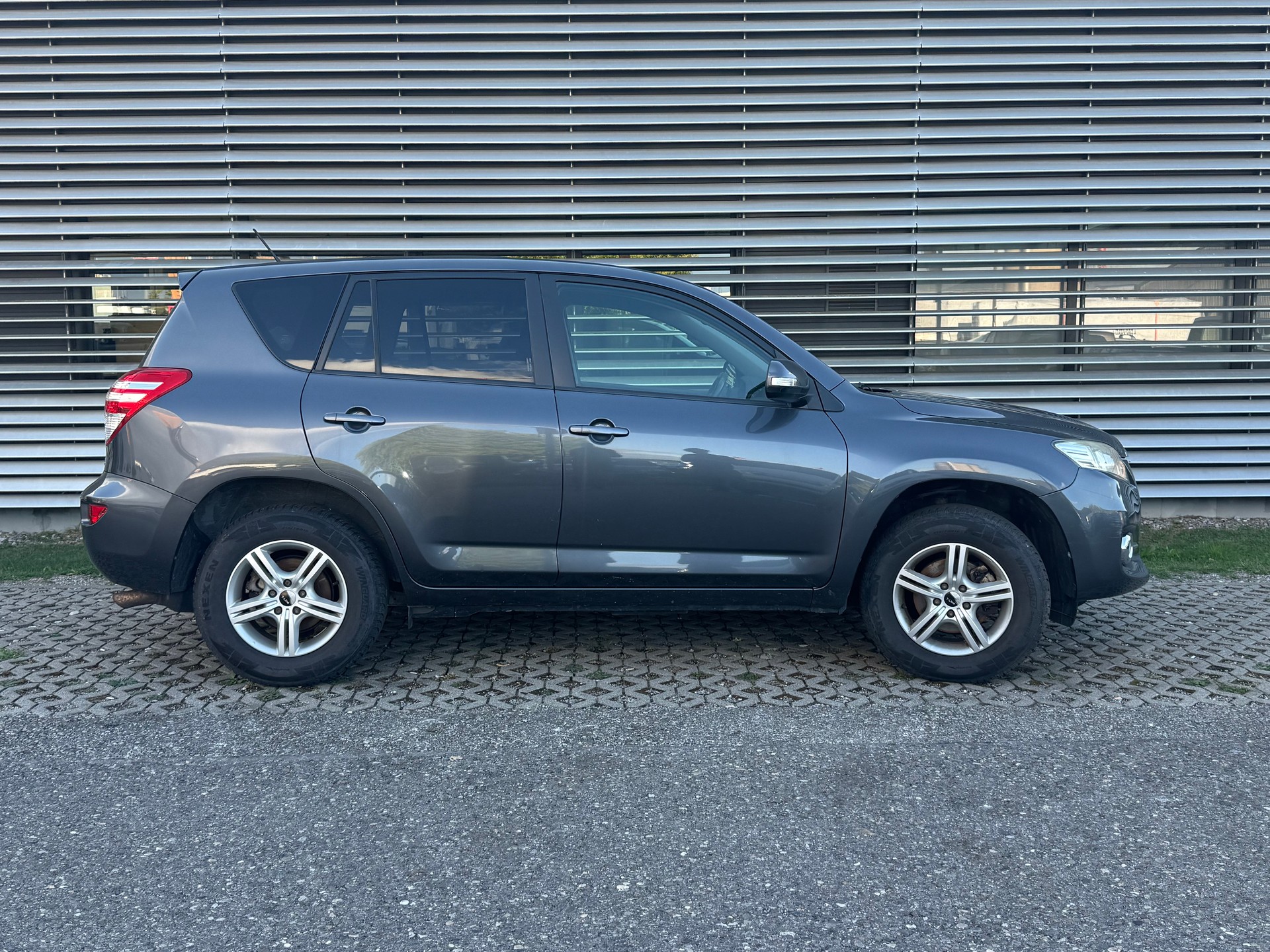 TOYOTA RAV-4 2.0 16V Style Multidrive-image-9