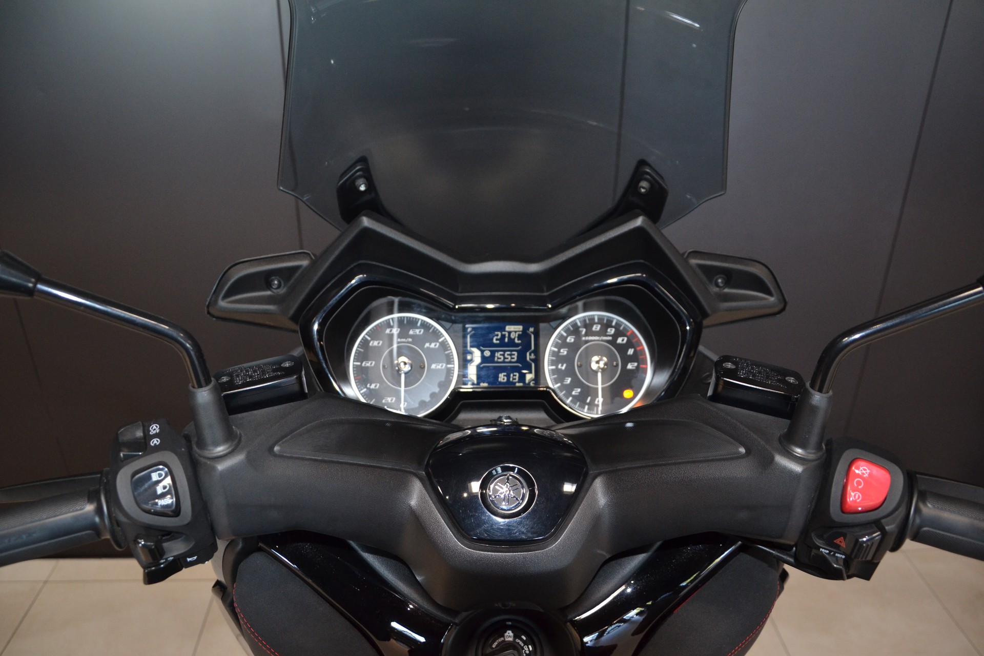 YAMAHA X-Max YP 125 Tech Max-image-4