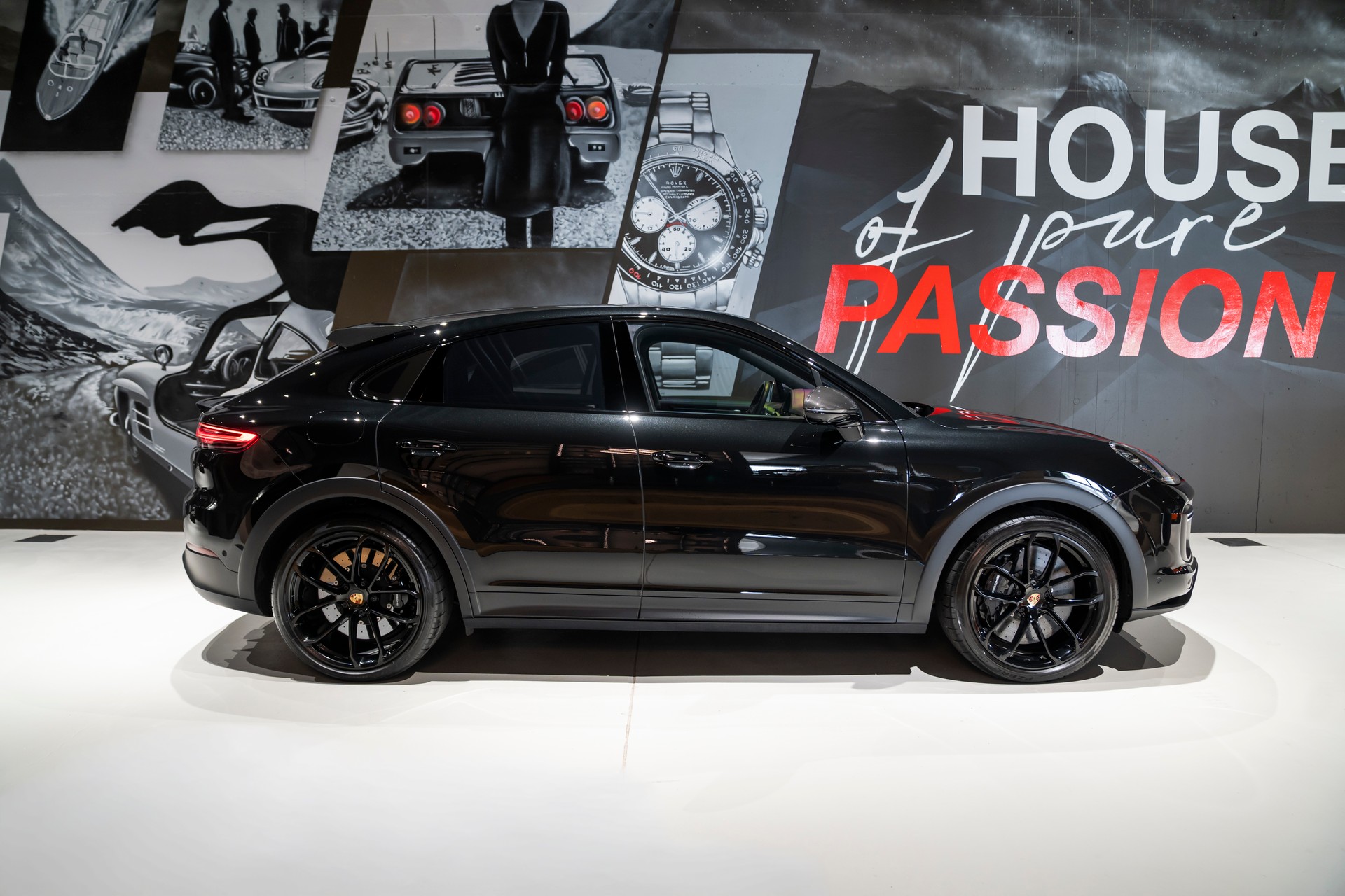 PORSCHE Cayenne Turbo GT-showroom-element-2